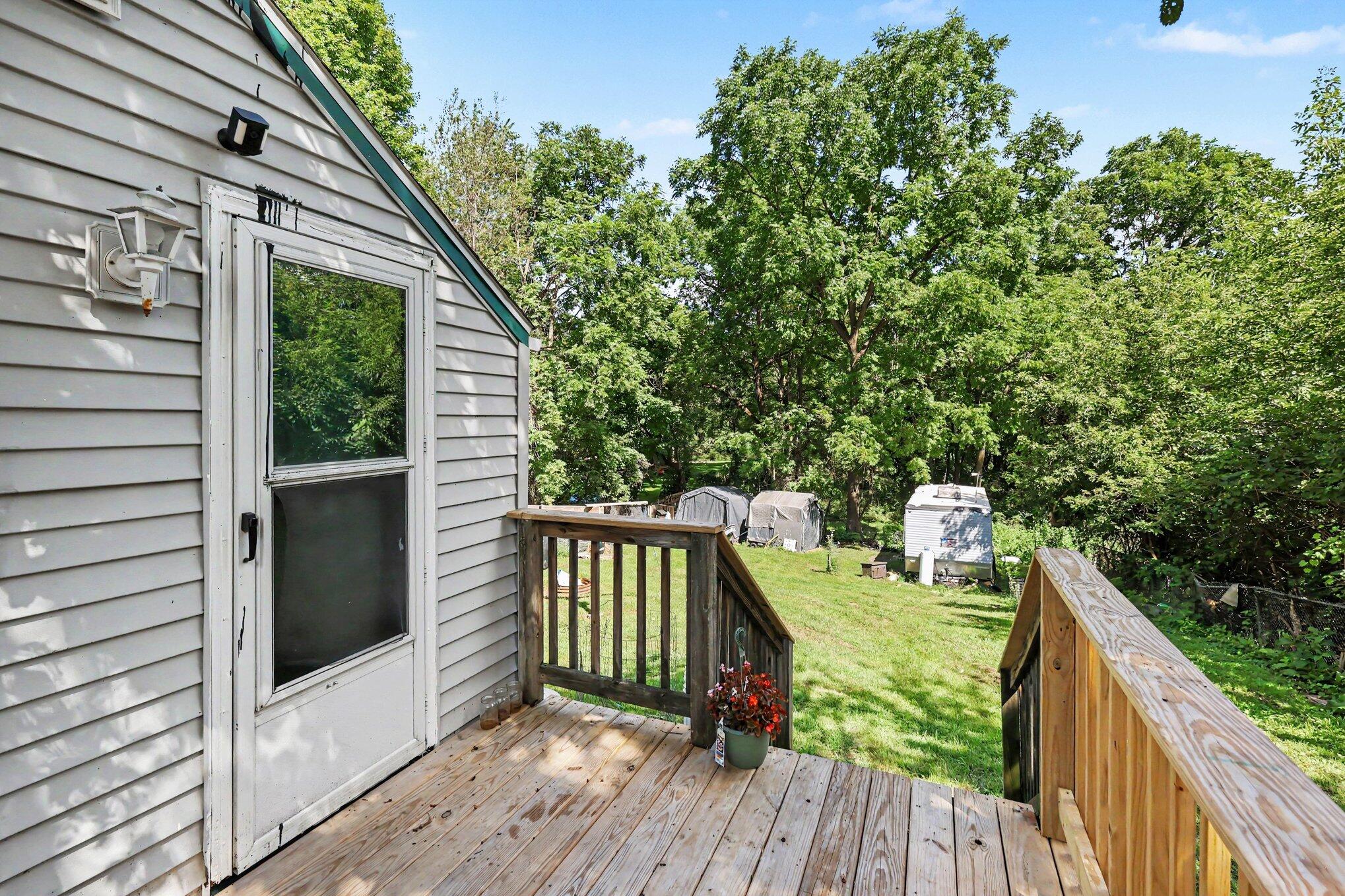 2347 Lansing Avenue Property Photo 4