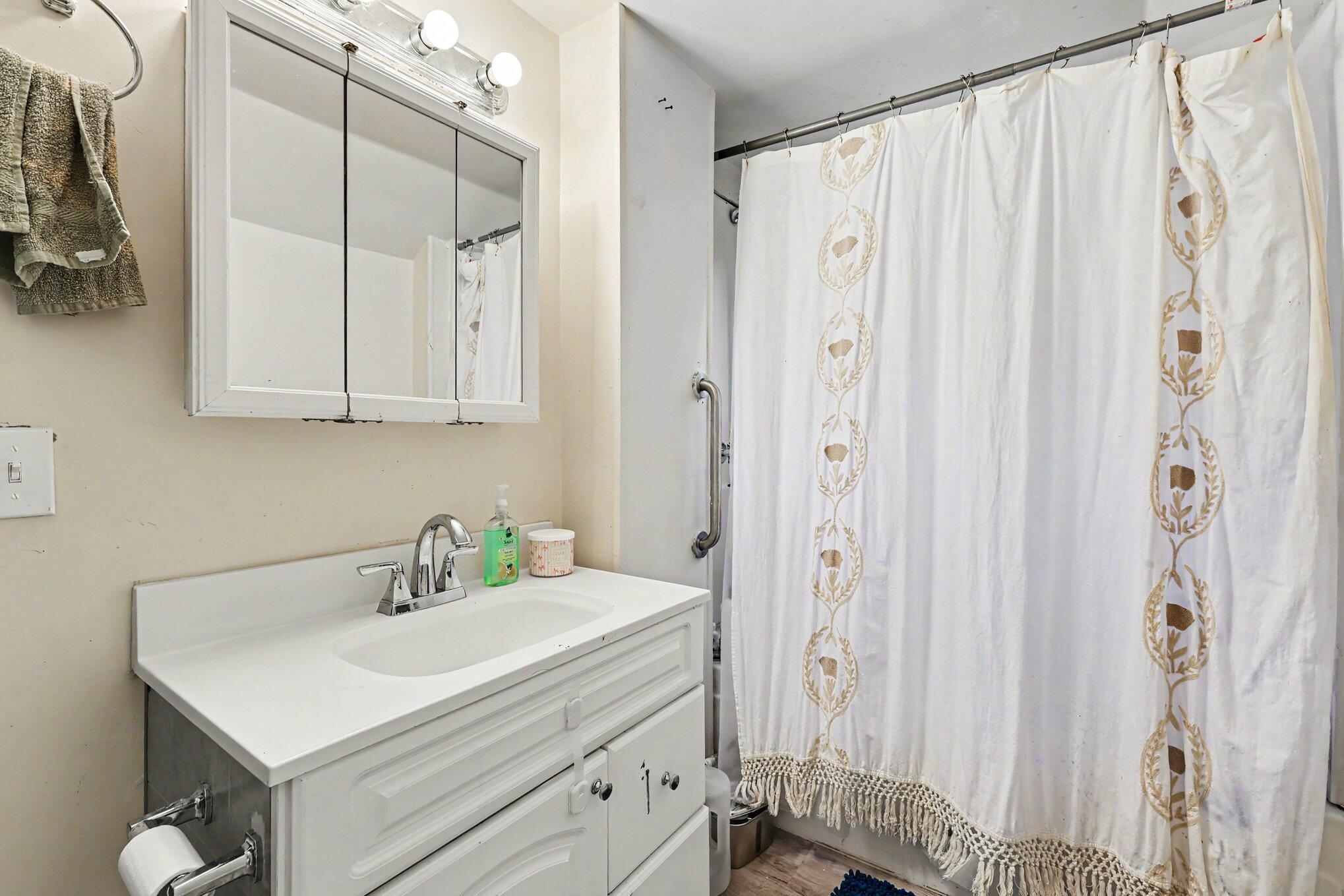 2347 Lansing Avenue Property Photo 12