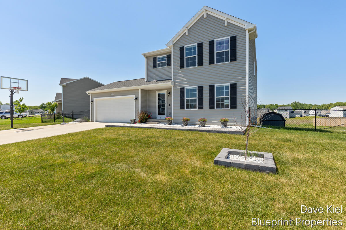 445 Oak View Drive Property Photo 1