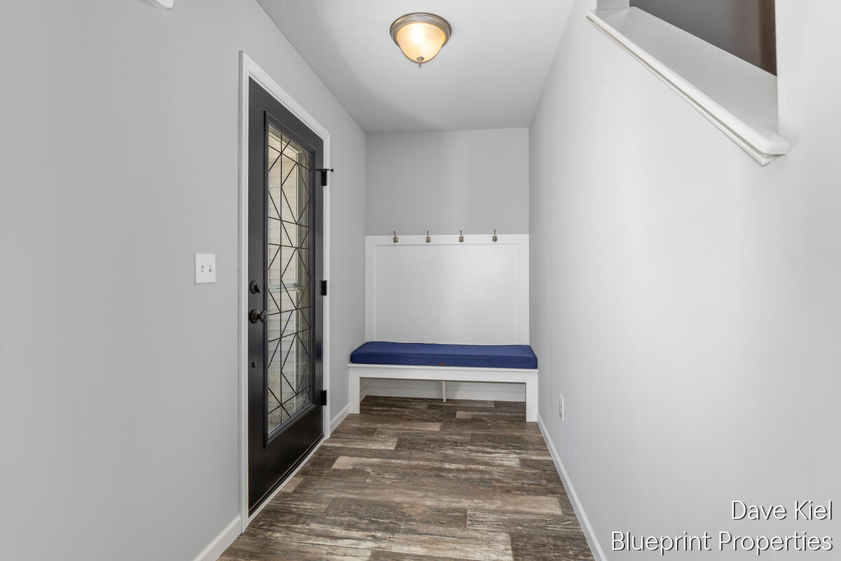 445 Oak View Drive Property Photo 4
