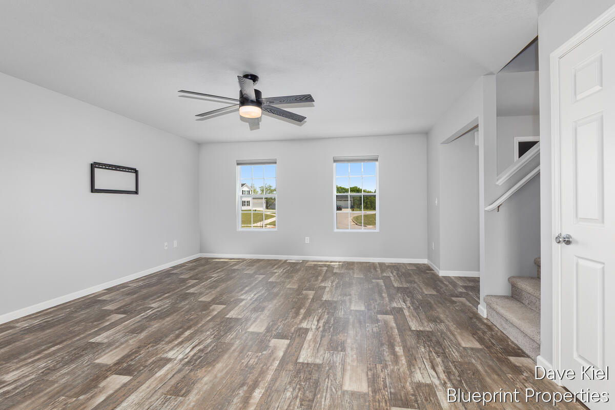 445 Oak View Drive Property Photo 9