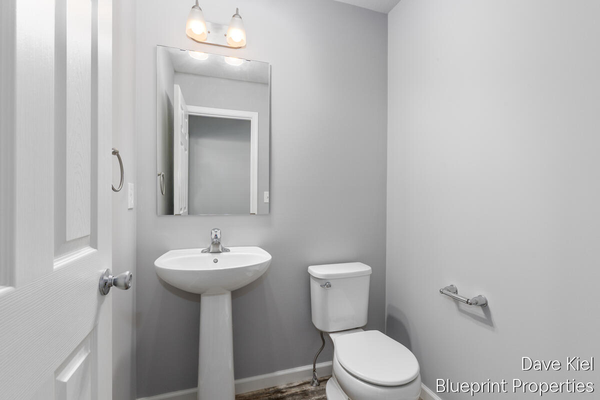 445 Oak View Drive Property Photo 17