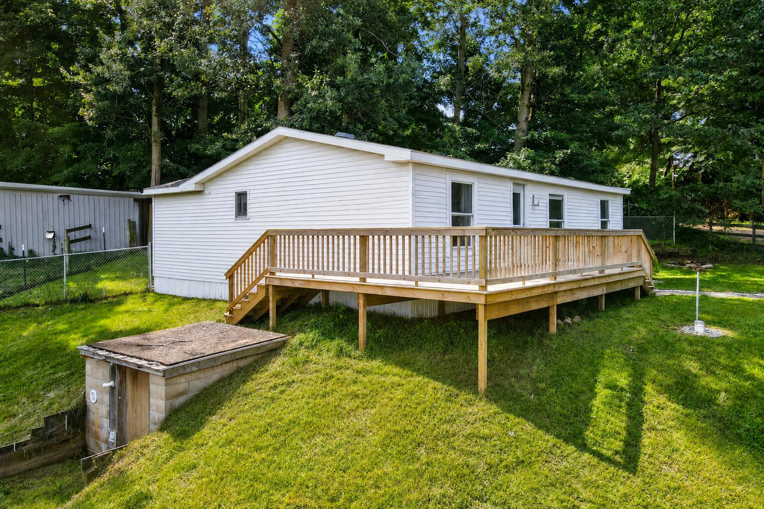 5516 Bartonville Road Property Photo 2