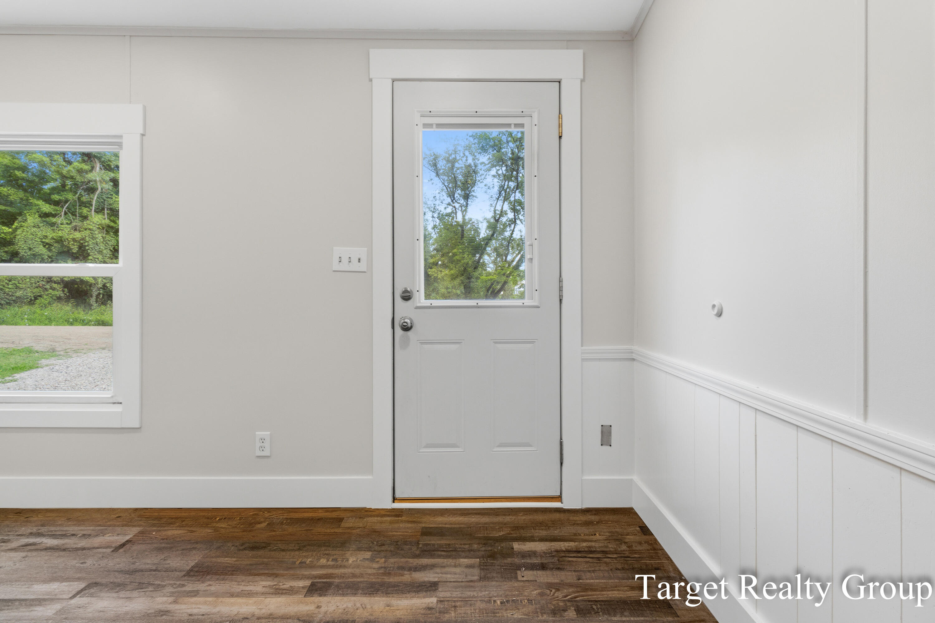 5516 Bartonville Road Property Photo 4