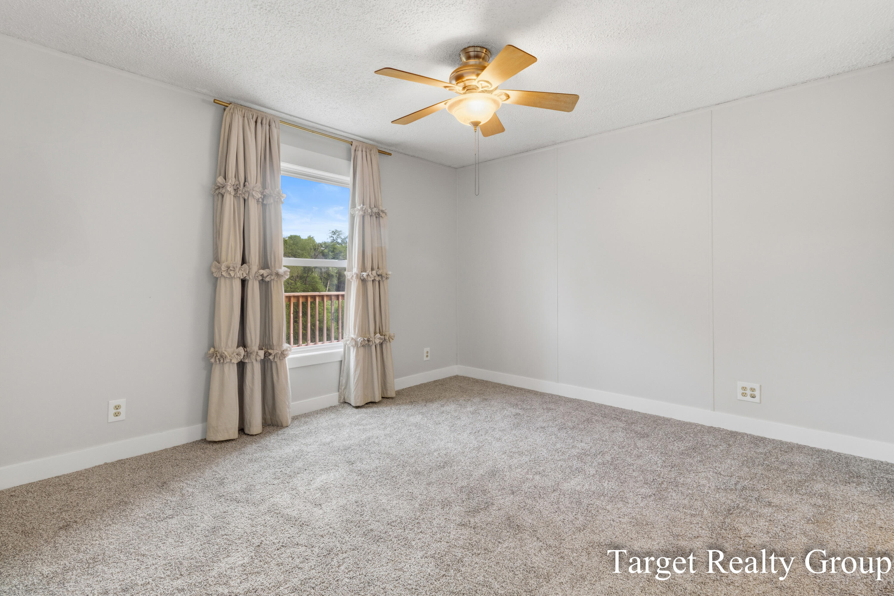 5516 Bartonville Road Property Photo 13