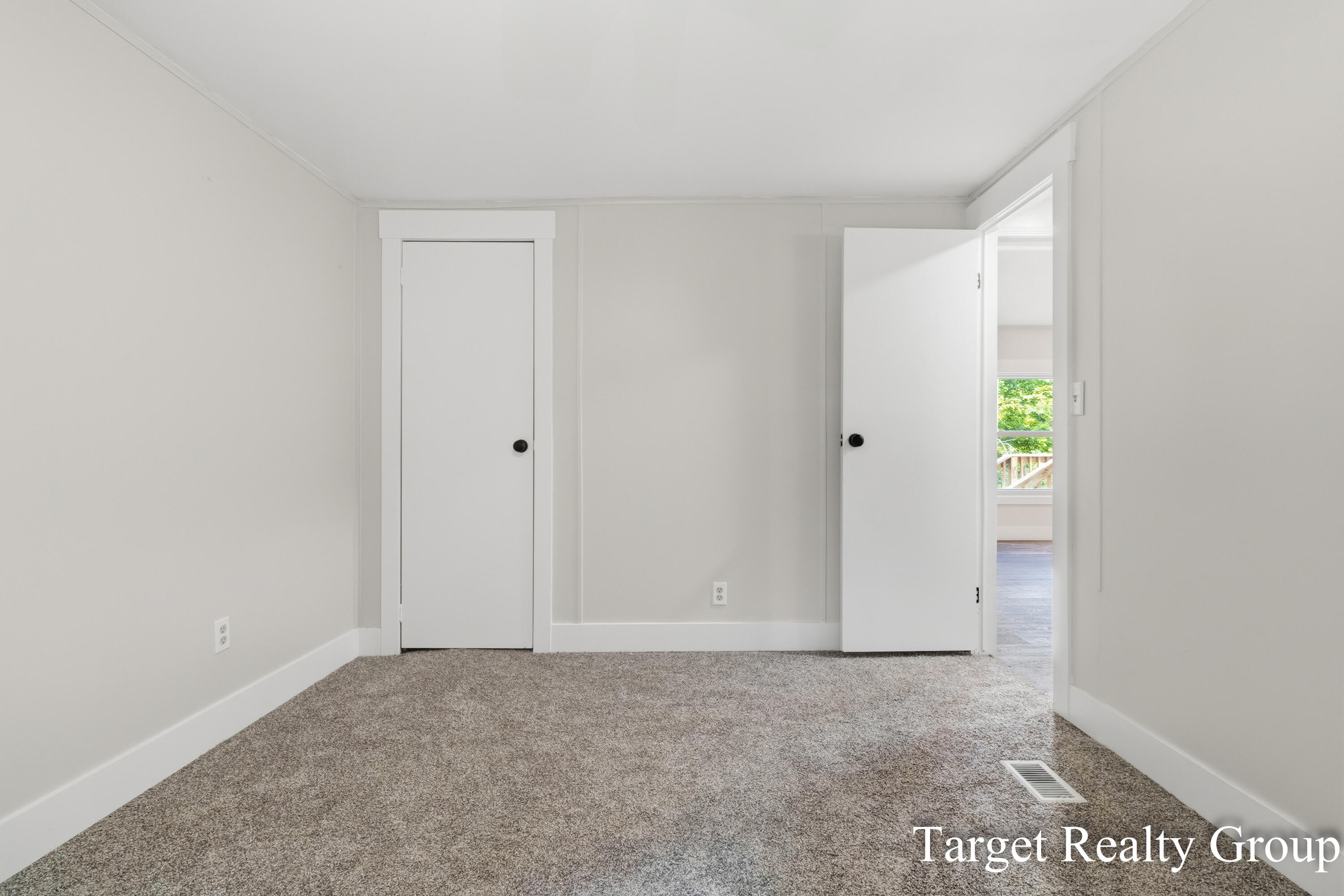 5516 Bartonville Road Property Photo 18