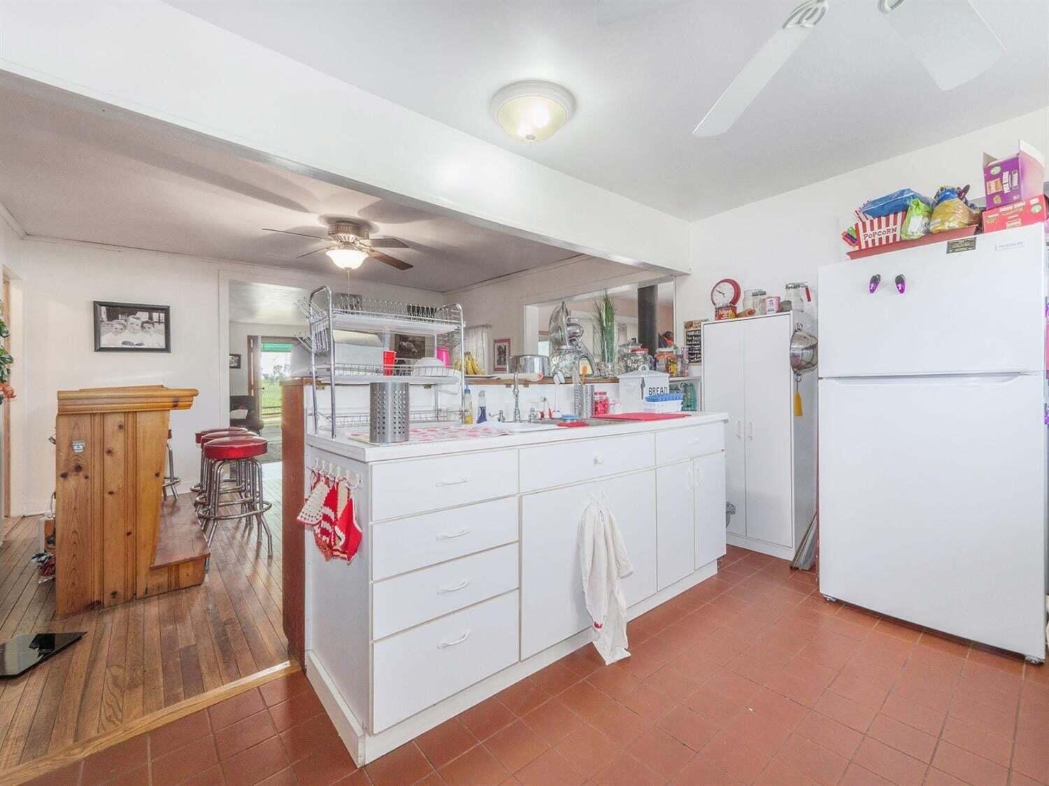 8070 Arkona Road Property Photo 8