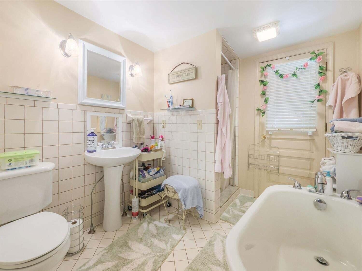 8070 Arkona Road Property Photo 11