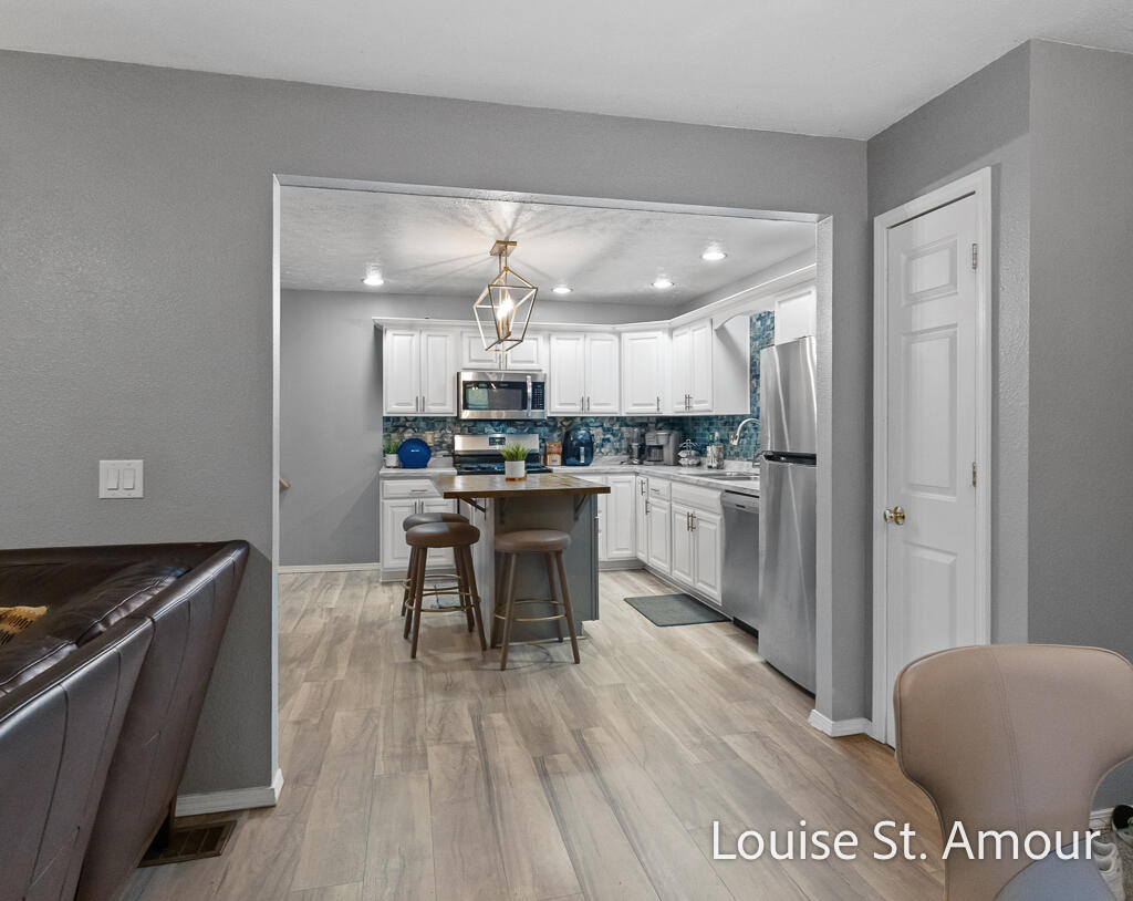 756 Washington Avenue A & B Property Photo 14