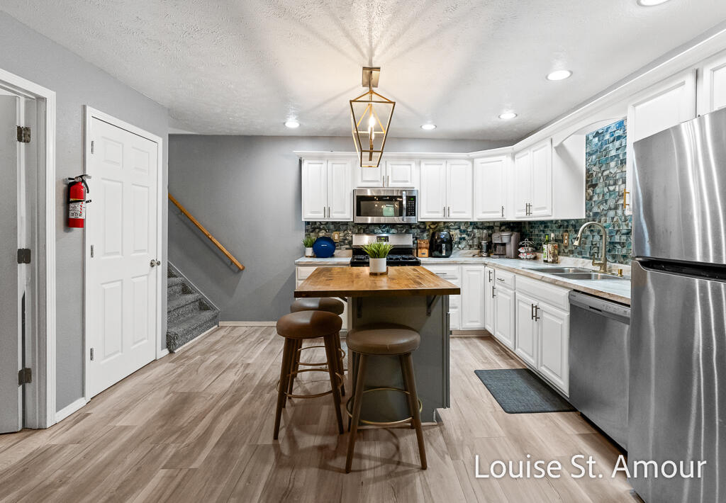 756 Washington Avenue A & B Property Photo 15
