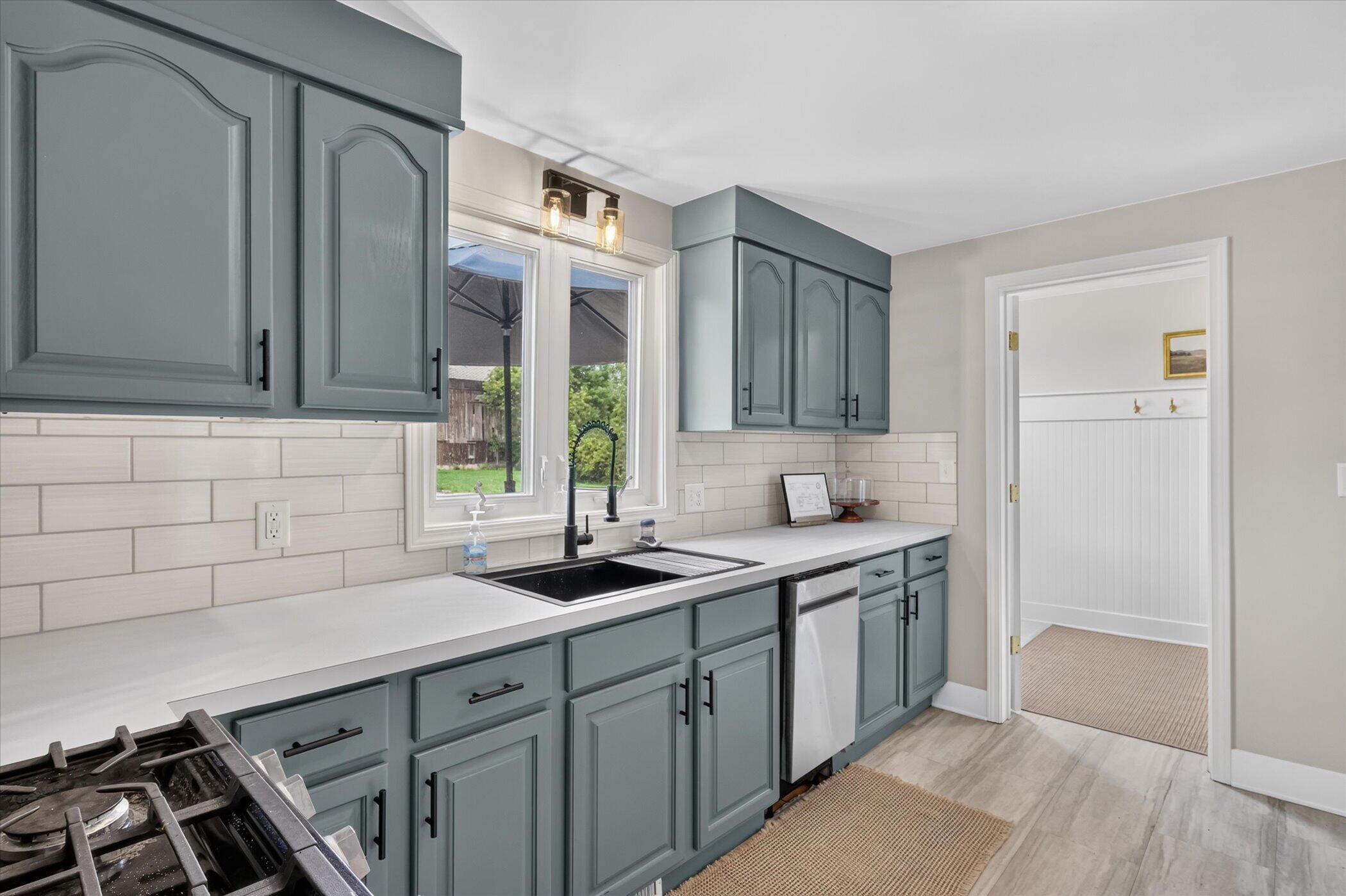 6816 Division Avenue N Property Photo 14