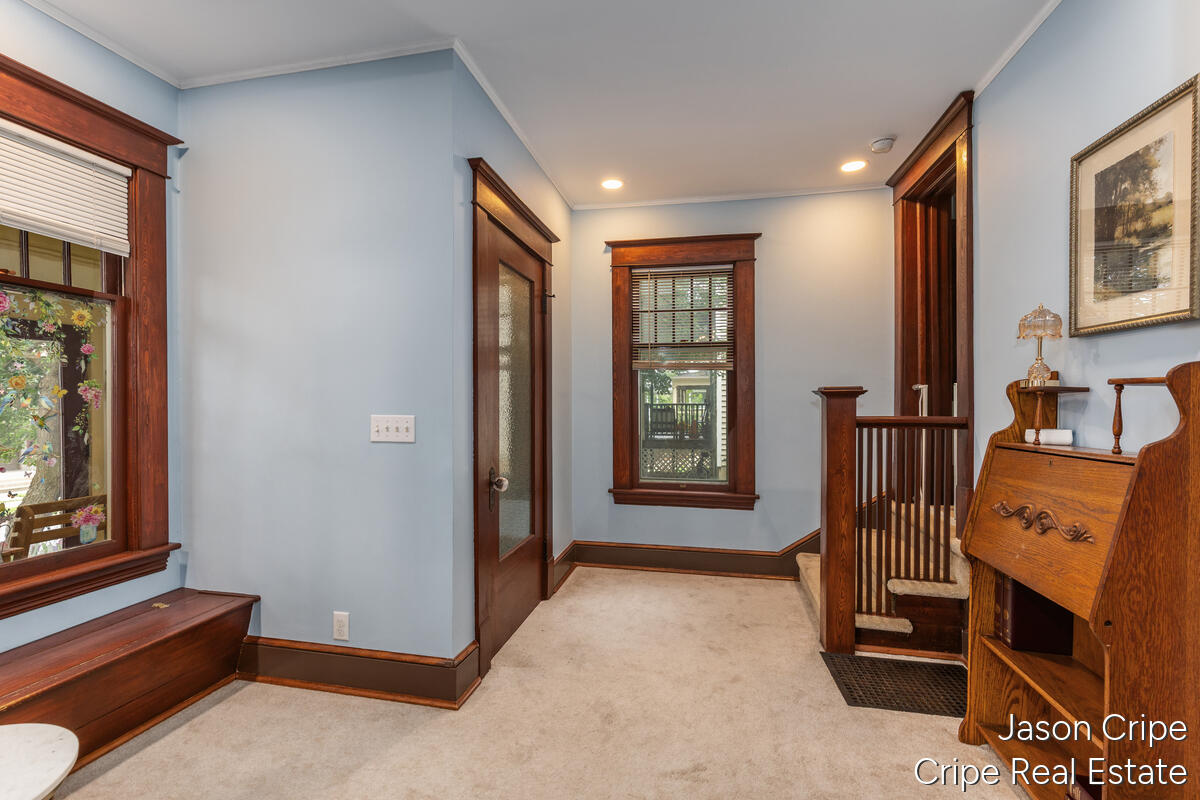 706 Lafayette Avenue Se Property Photo 6