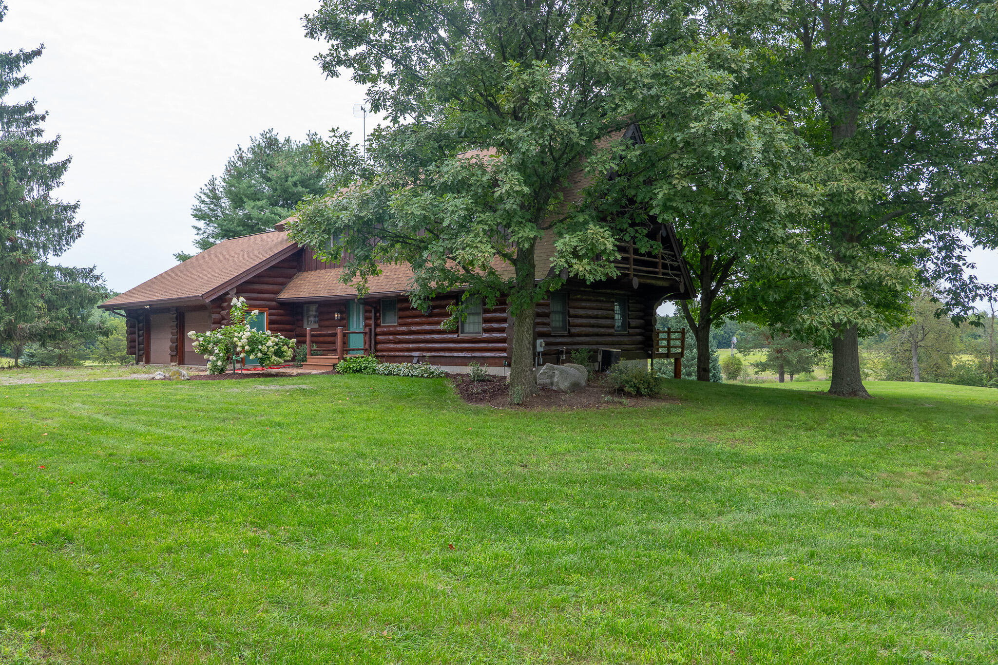 12680 Day Road Property Photo 5