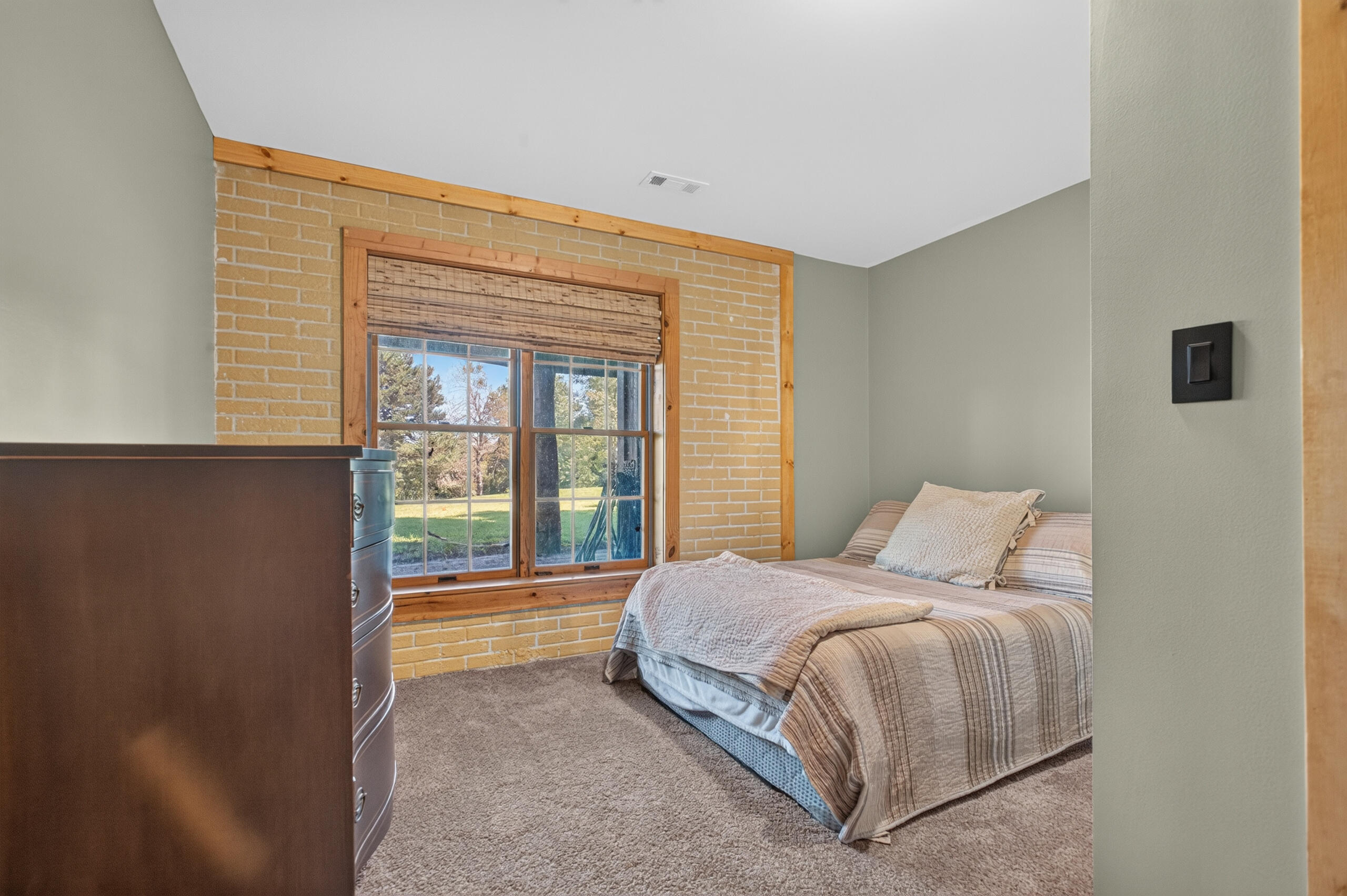 12680 Day Road Property Photo 24