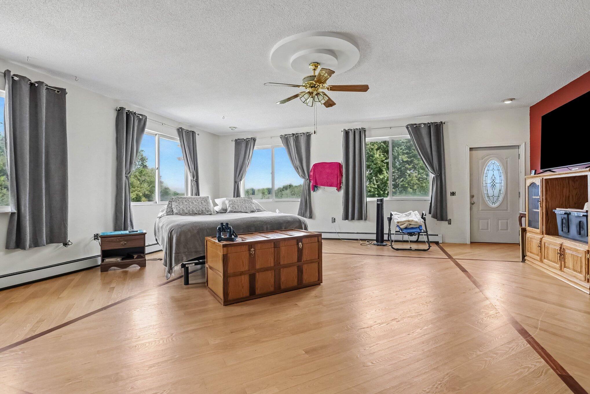 6793 Carmody Road Property Photo 8