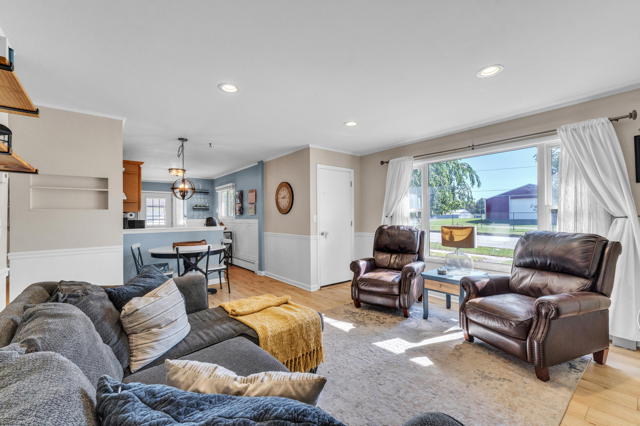 527 Arthur Street Property Photo 6