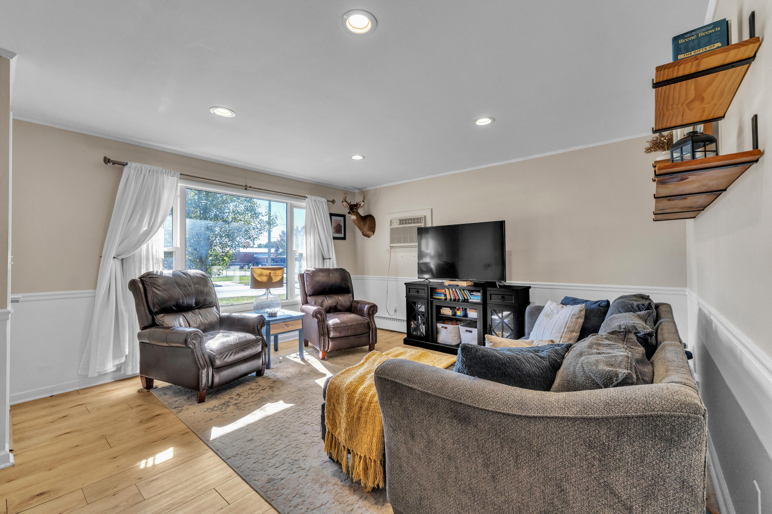 527 Arthur Street Property Photo 7