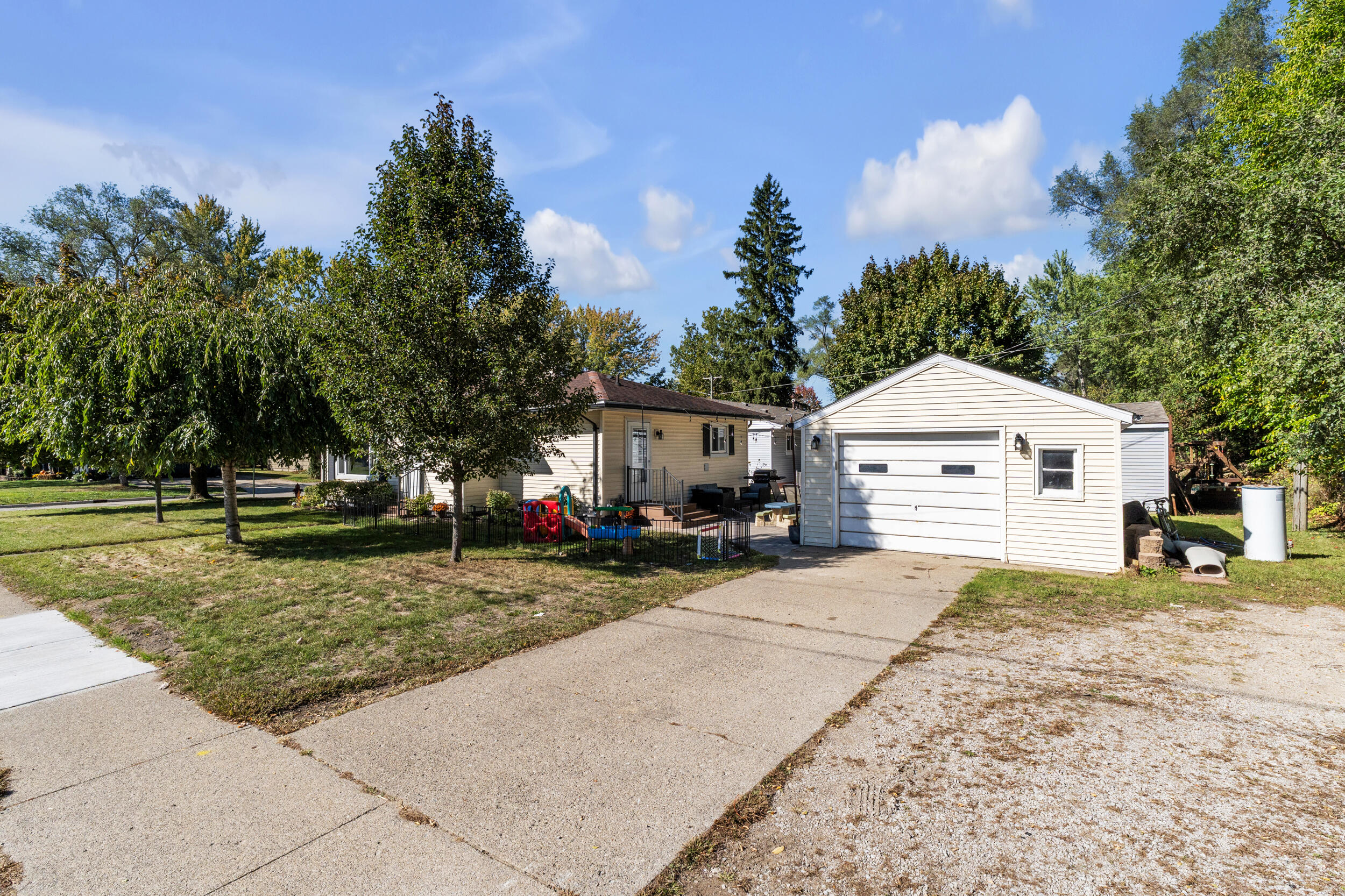 527 Arthur Street Property Photo 31