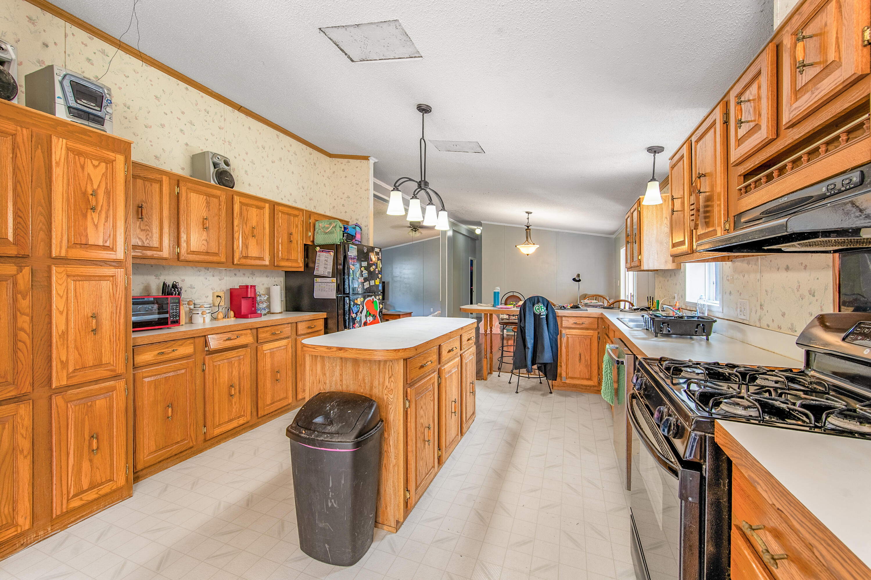 9041 7 Mile Road Property Photo 10