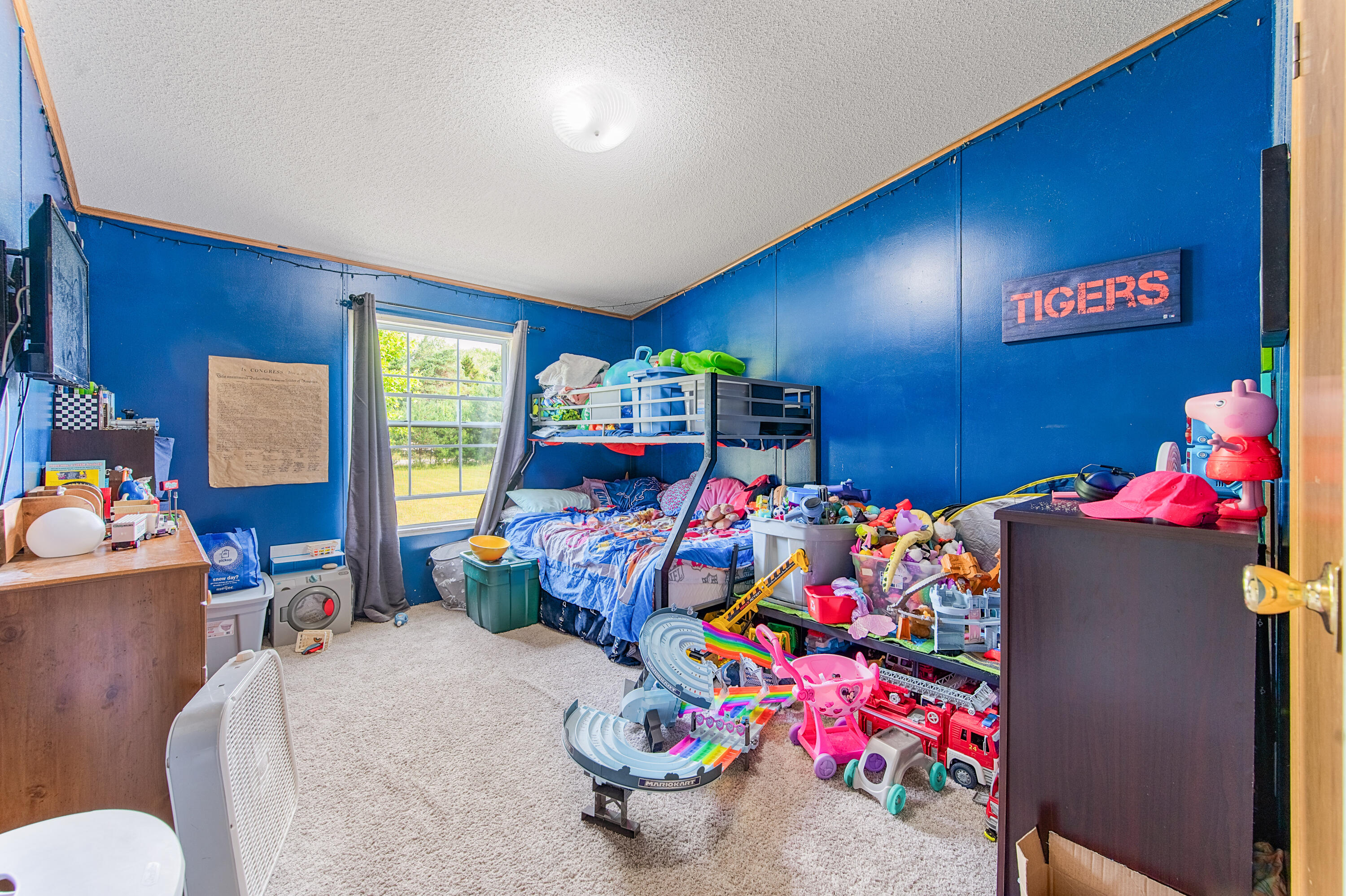 9041 7 Mile Road Property Photo 18