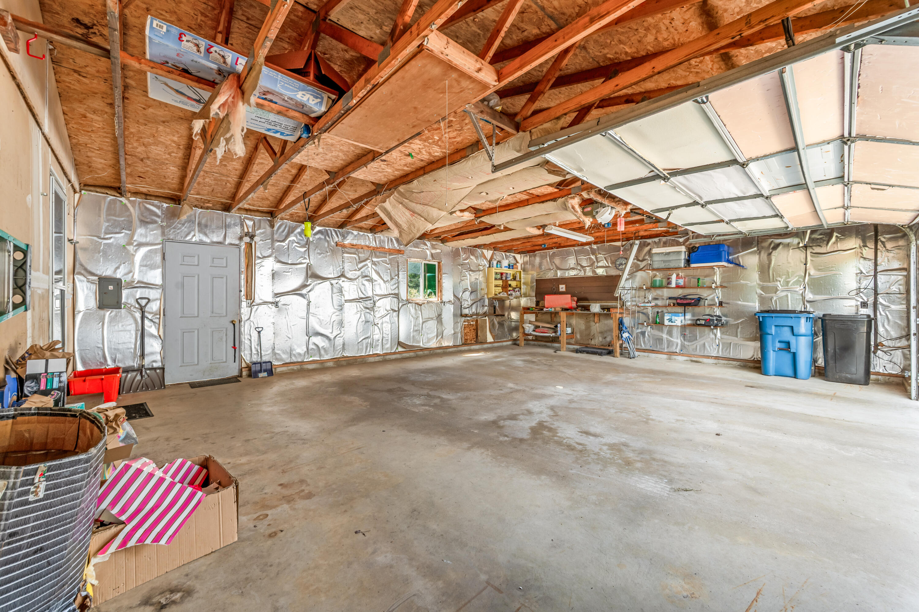 9041 7 Mile Road Property Photo 21