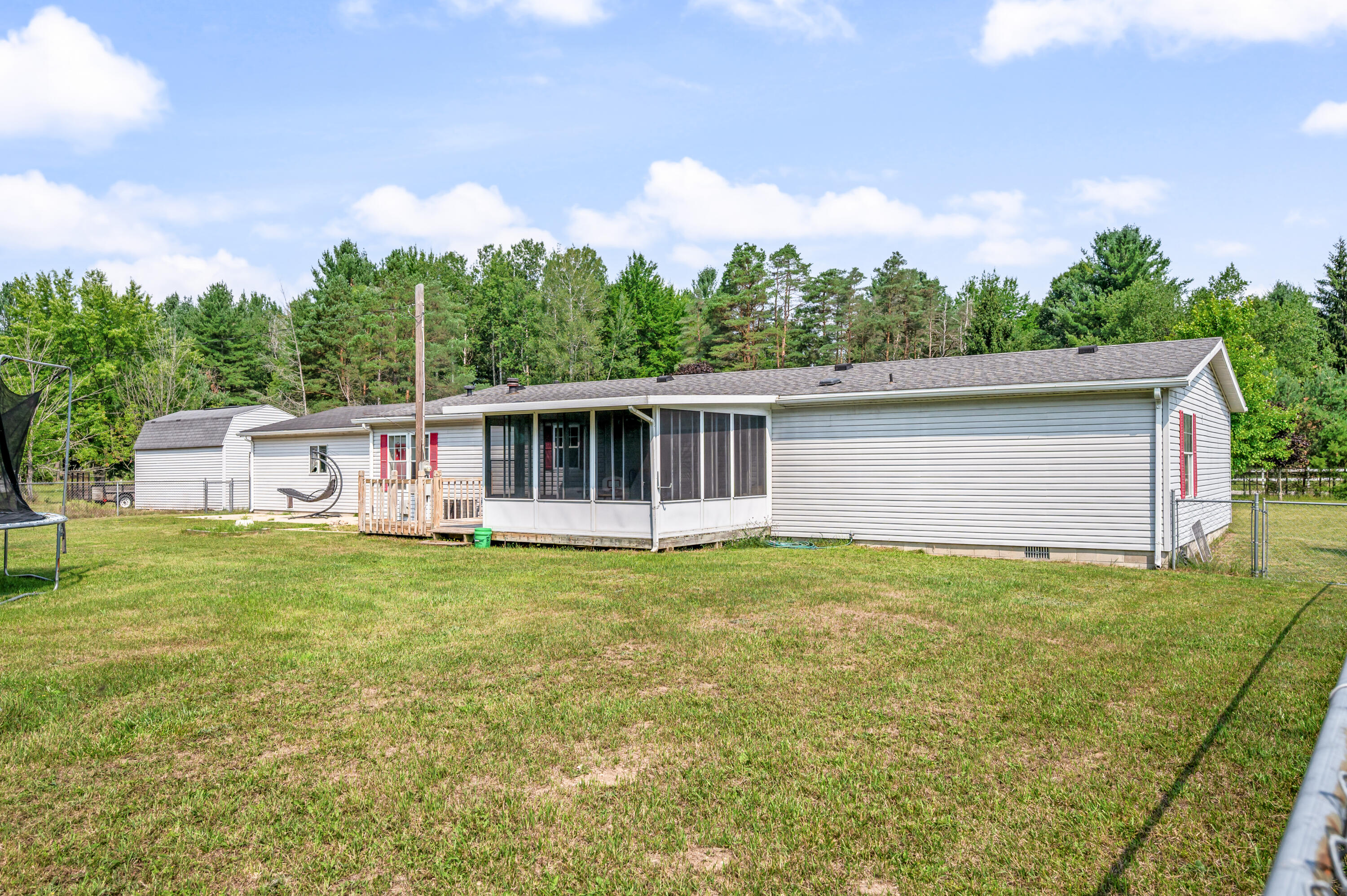 9041 7 Mile Road Property Photo 25