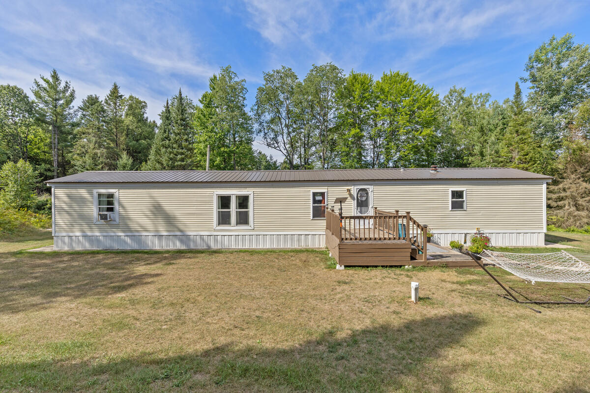 11847 E 7 Mile Road Property Photo 1