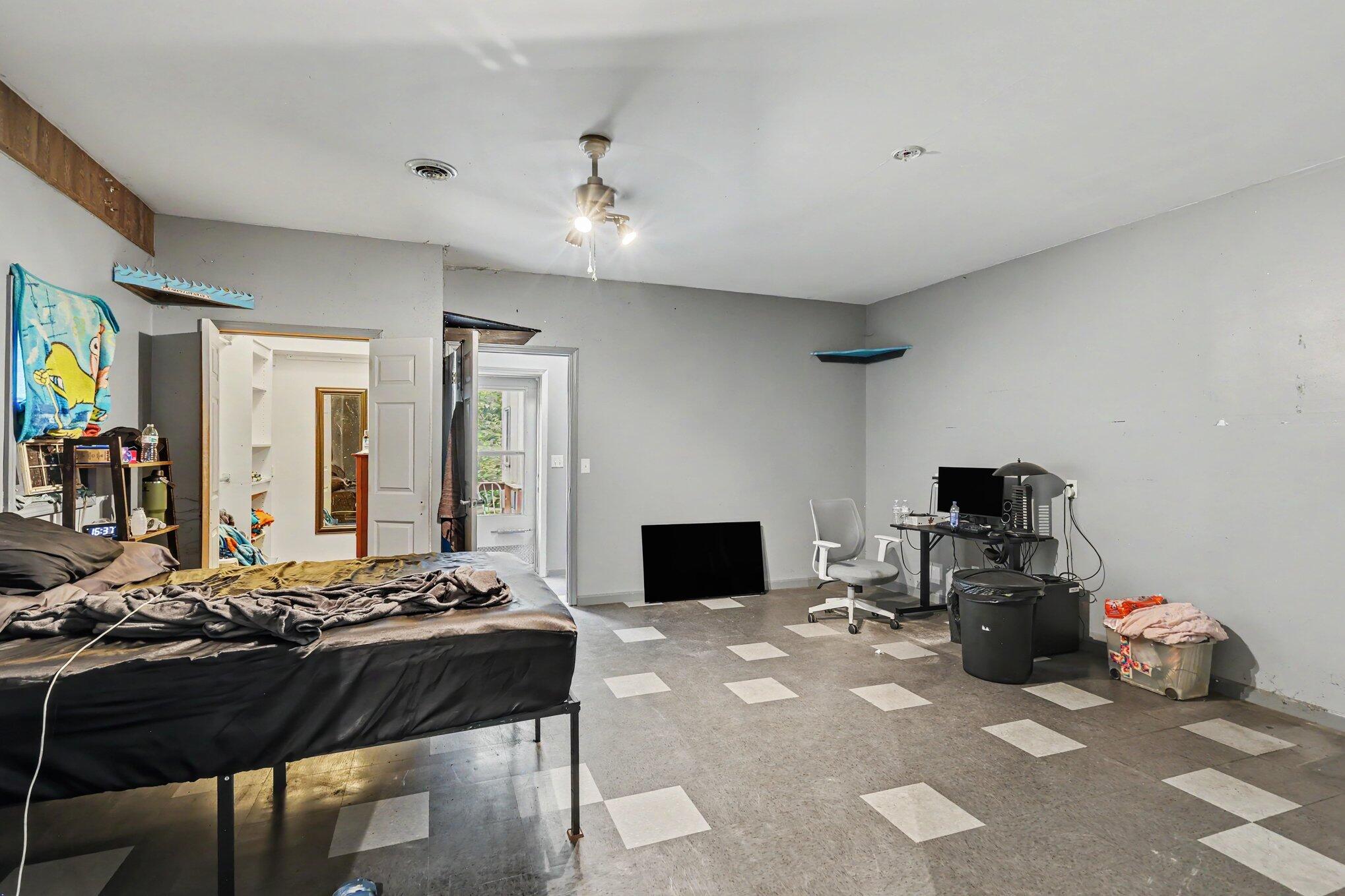 6041 Thru Roamin Drive Property Photo 14