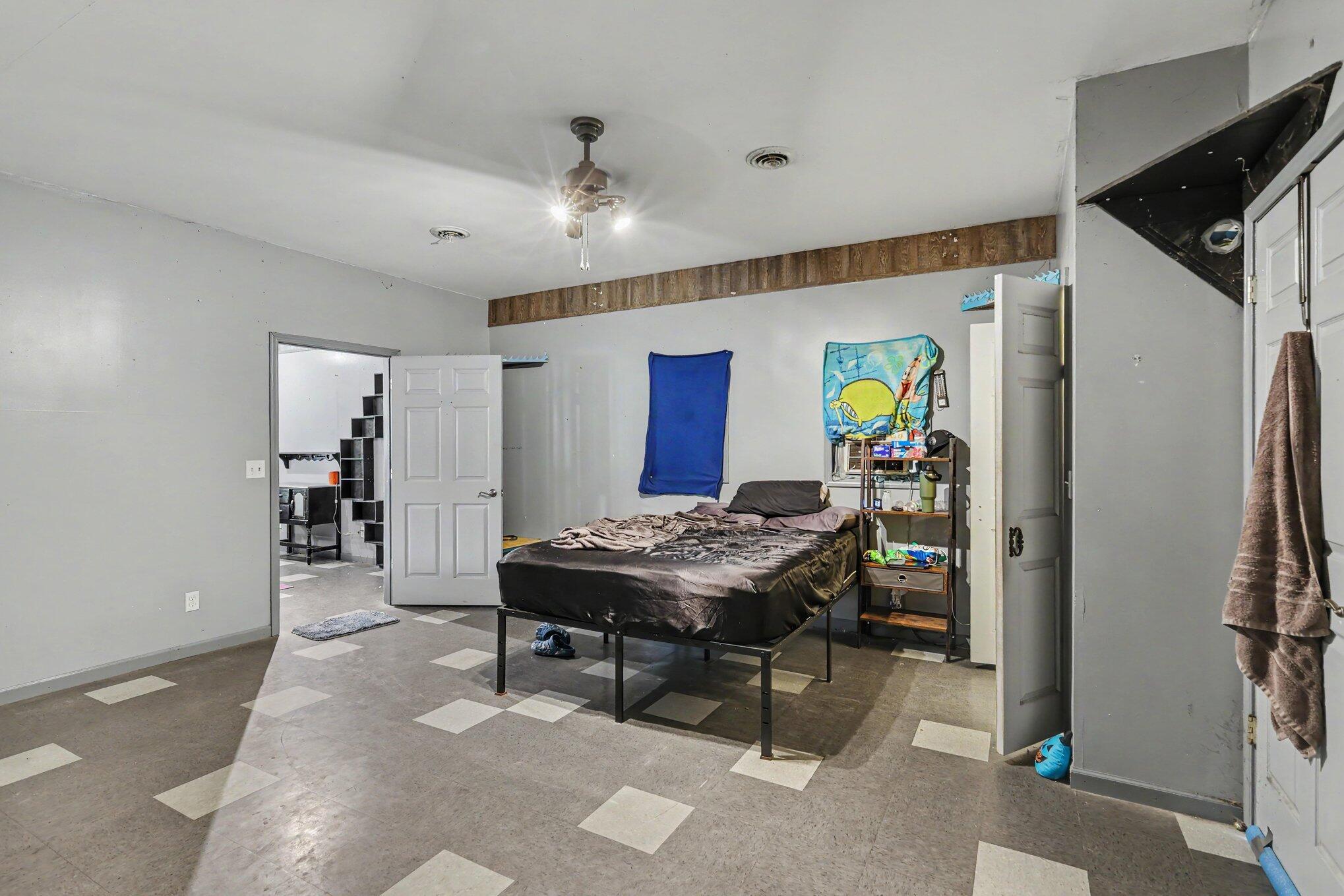 6041 Thru Roamin Drive Property Photo 15