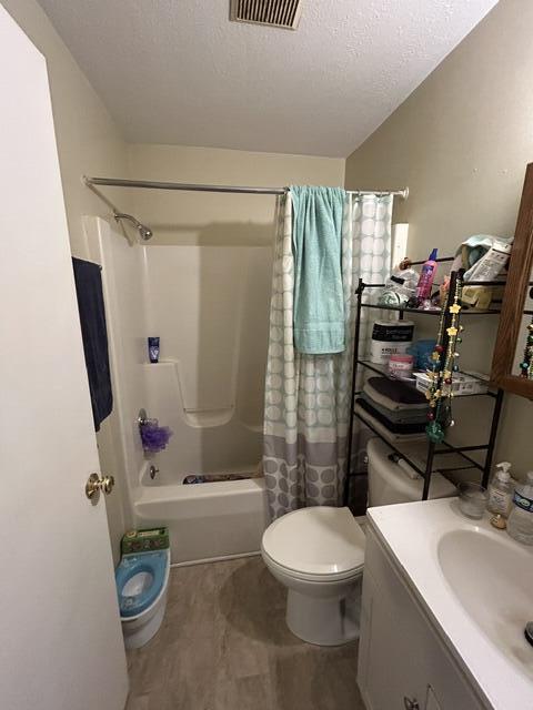 330 W Mill Street Property Photo 10
