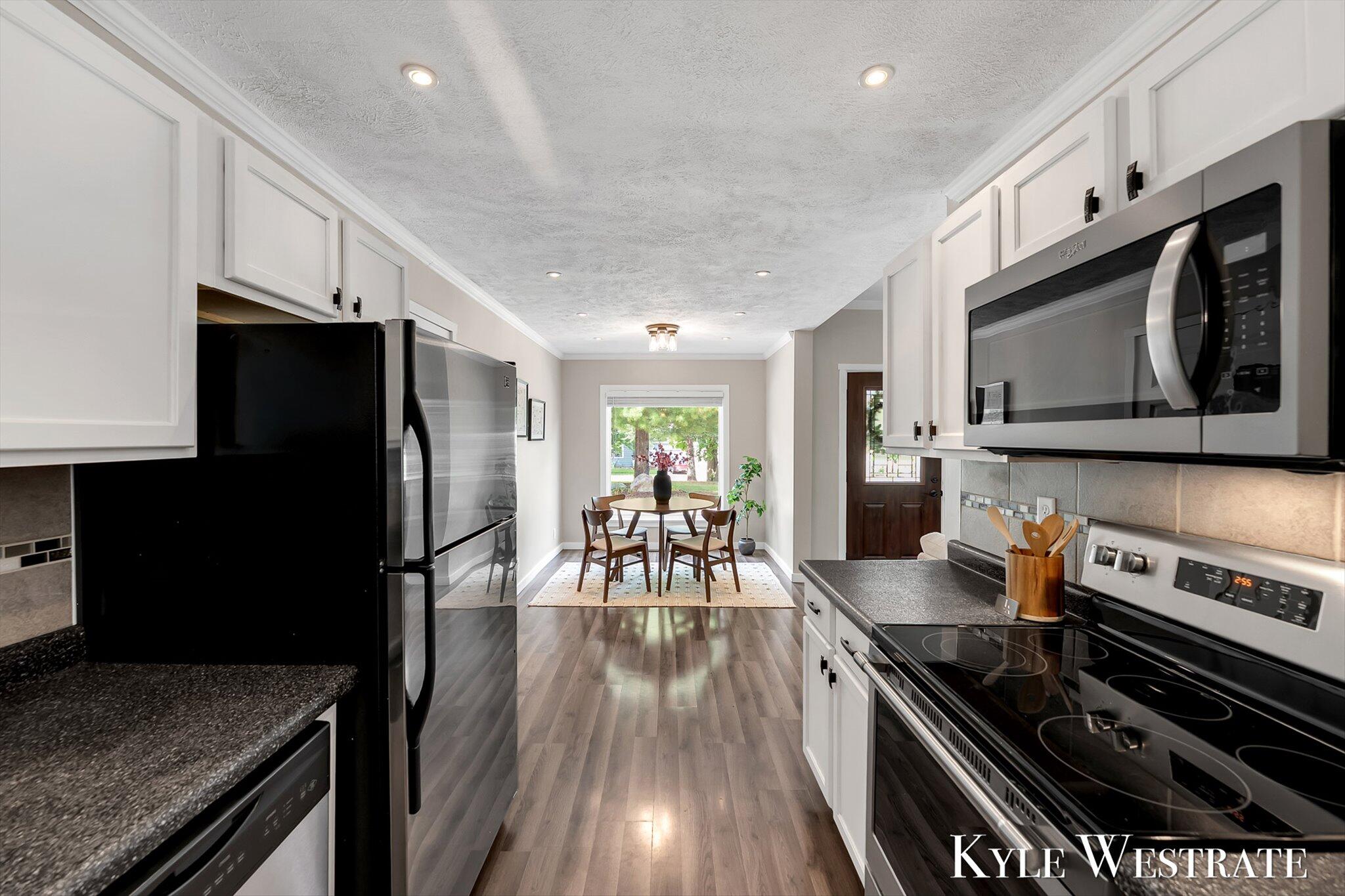 315 N Bridge Street Property Photo 9