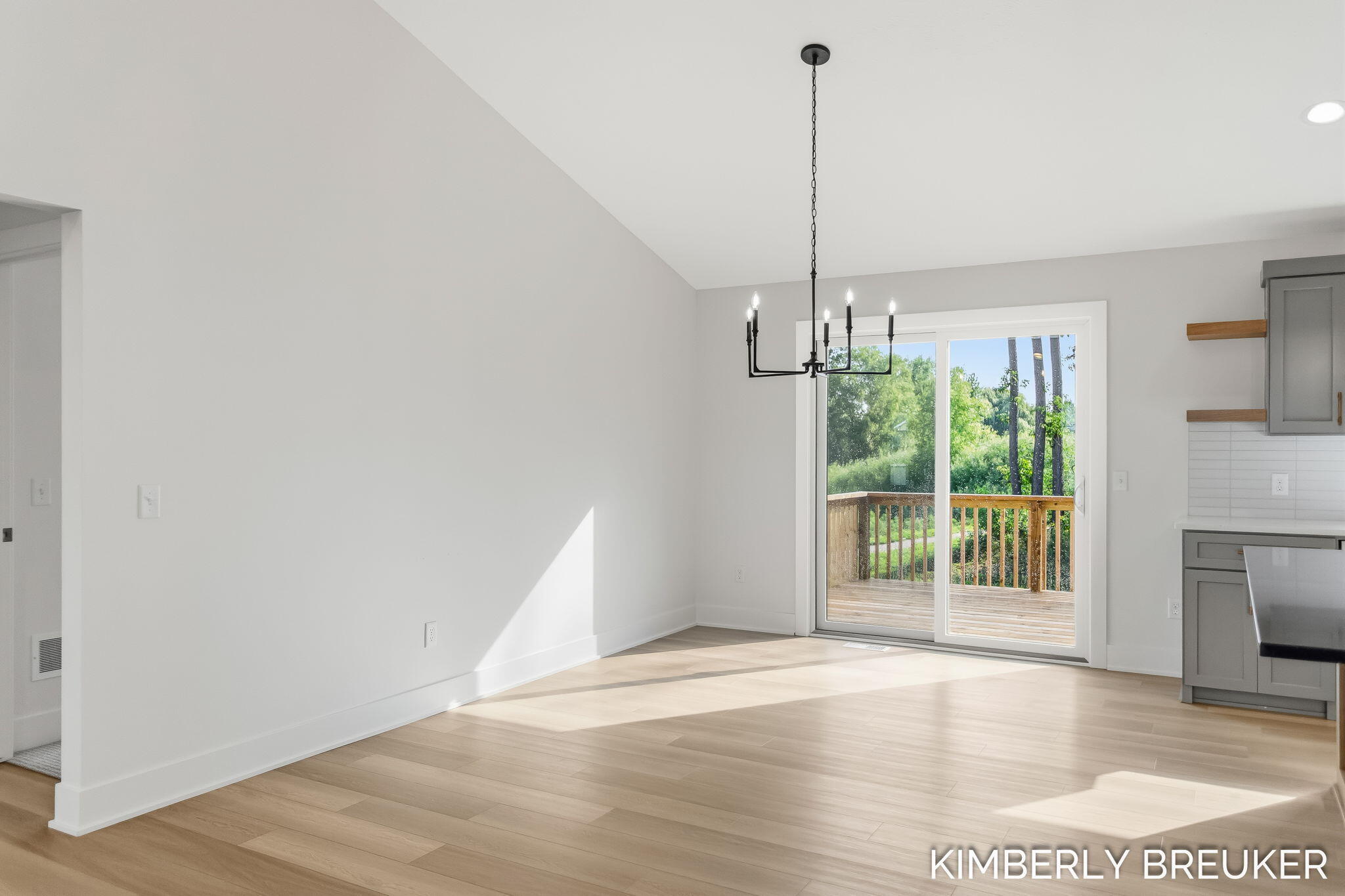 11802 Everett Avenue Property Photo 33