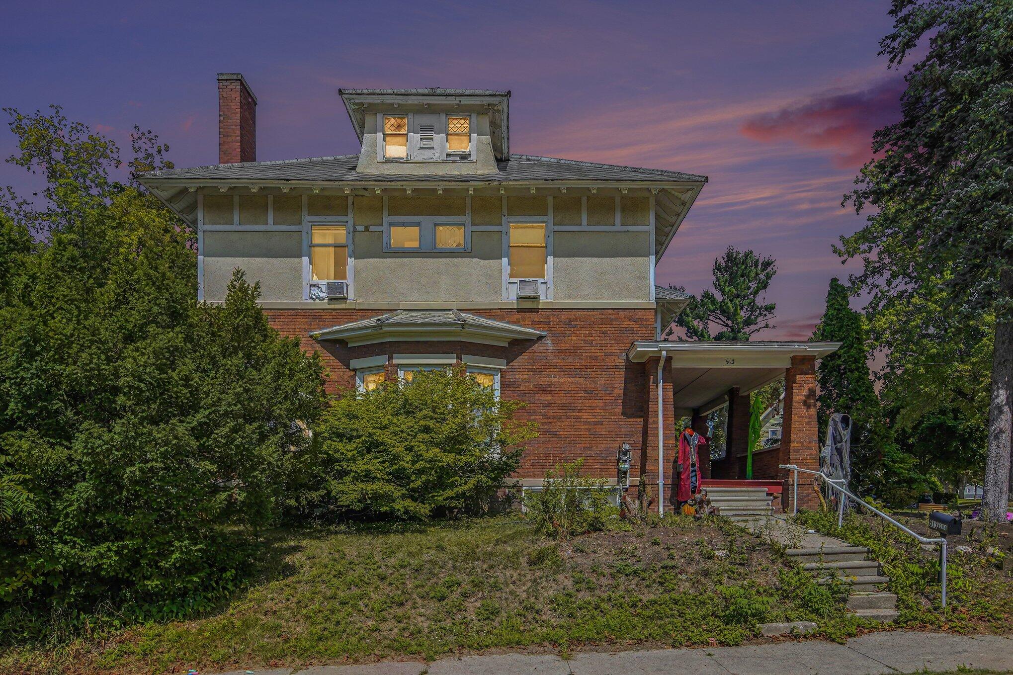 513 E Cass Street Property Photo 1