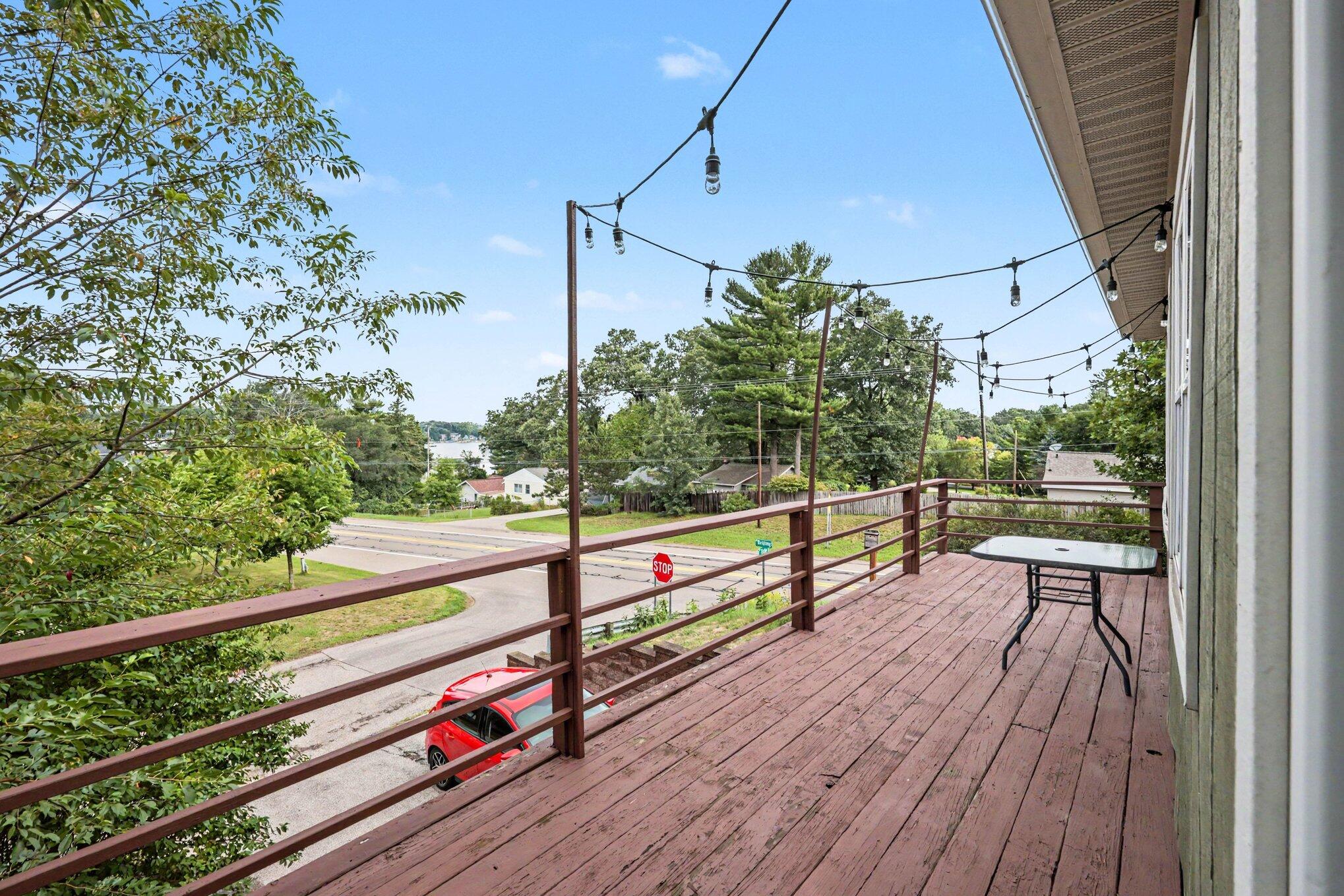 6688 Echo Drive Ne Property Photo 3