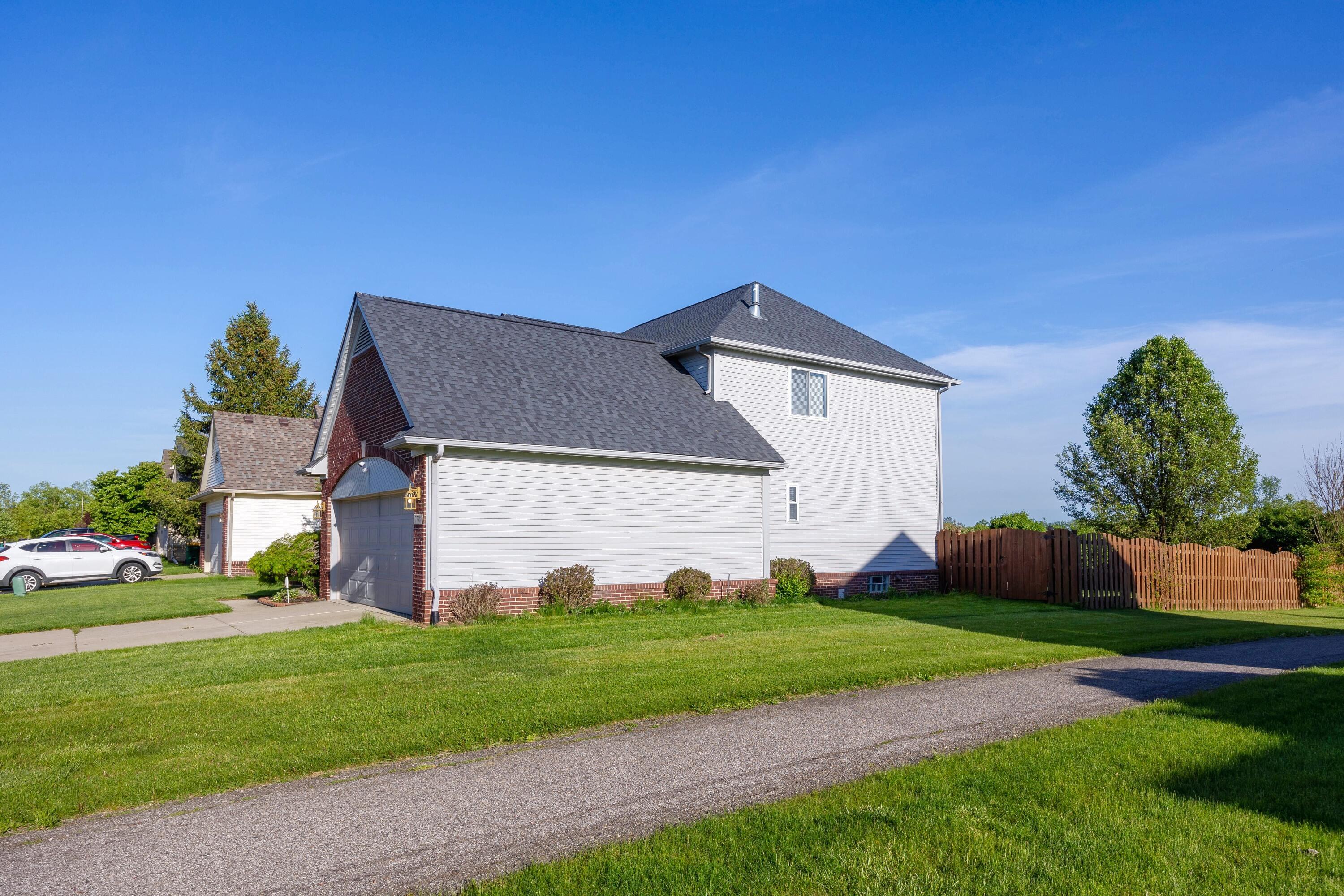 7798 Greene Farm Drive Property Photo 4