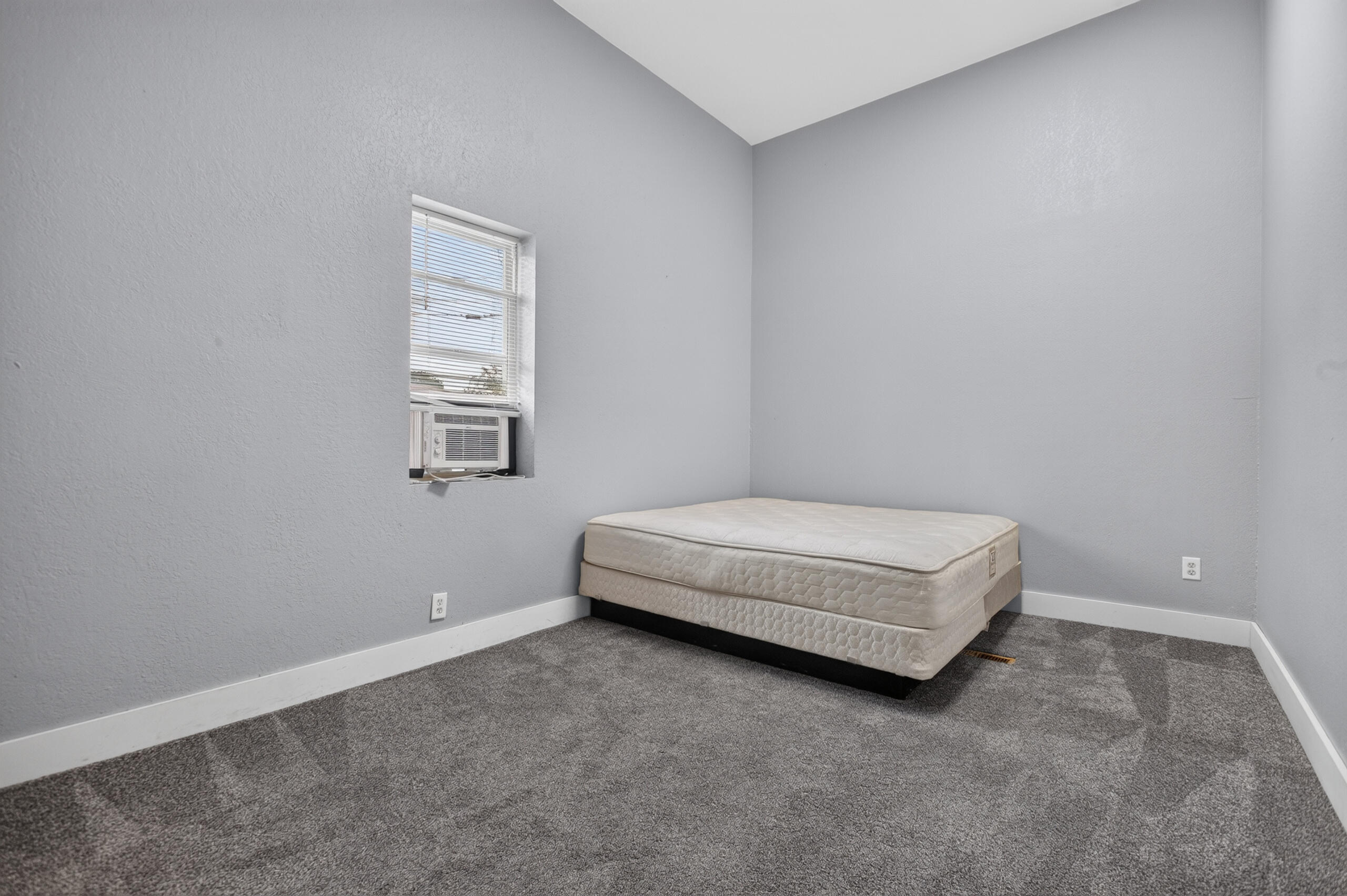 29 Monroe Street Property Photo 9