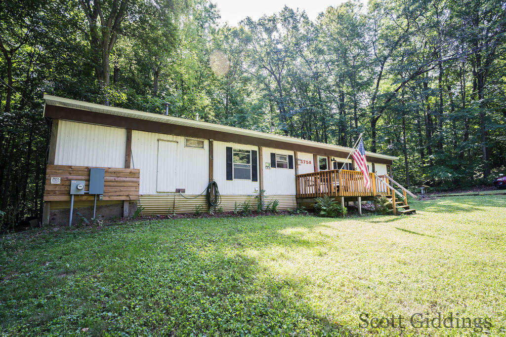 3750 N Hillman Road Property Photo 3