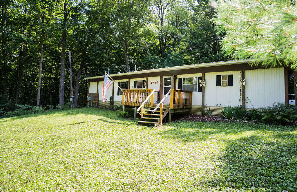 3750 N Hillman Road Property Photo 5