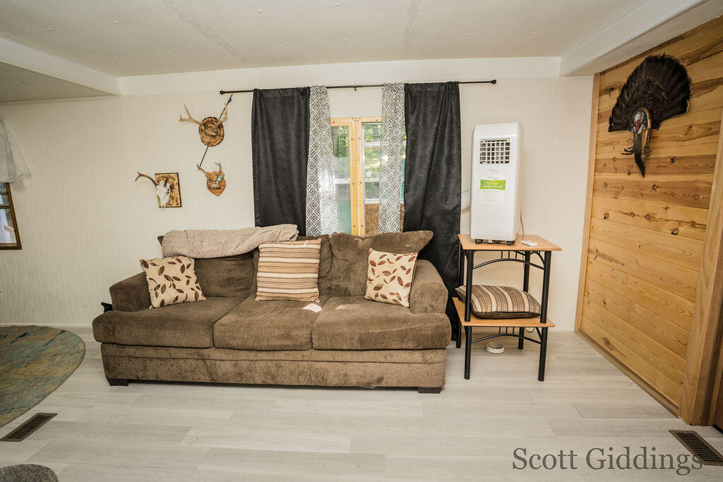 3750 N Hillman Road Property Photo 13