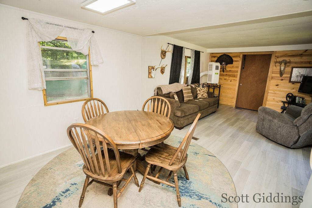 3750 N Hillman Road Property Photo 16