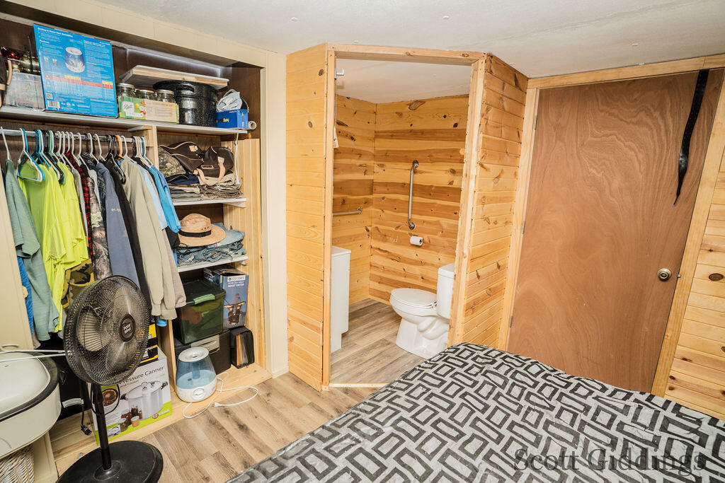 3750 N Hillman Road Property Photo 21