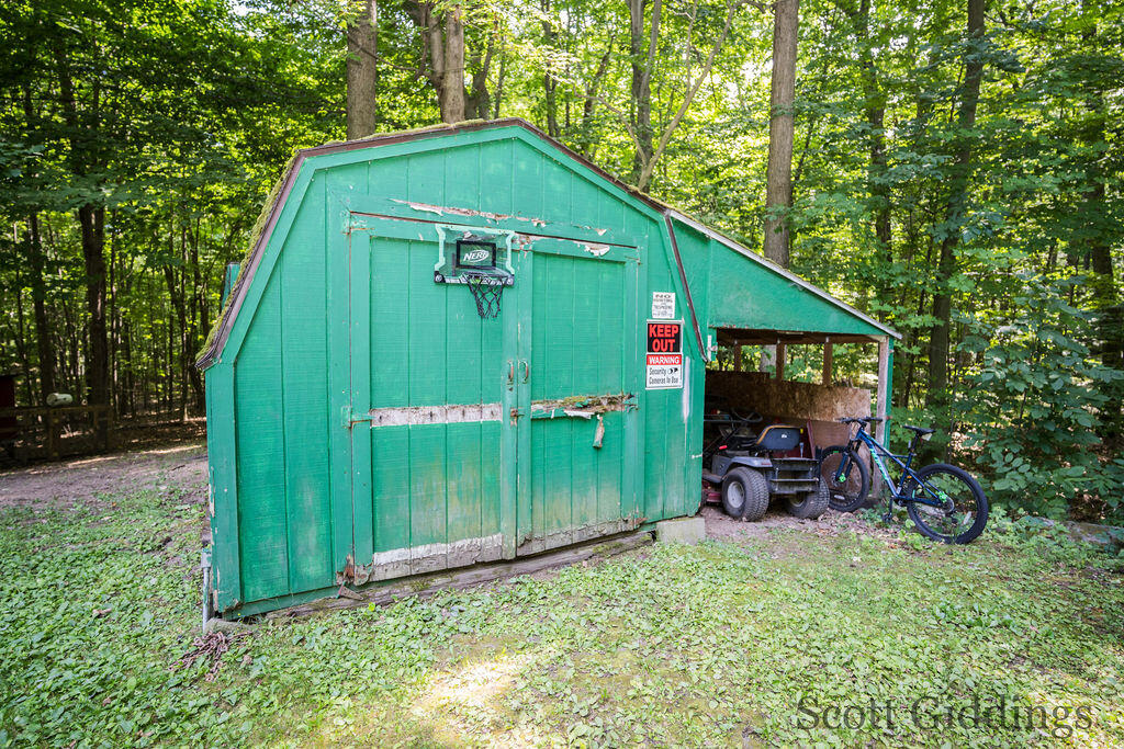 3750 N Hillman Road Property Photo 37