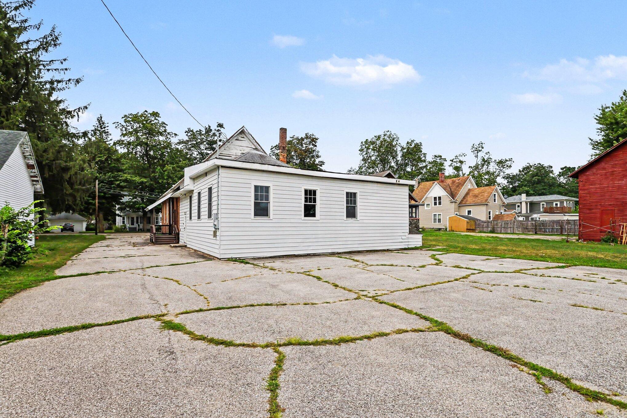 9 W Shepard Street W Property Photo 25