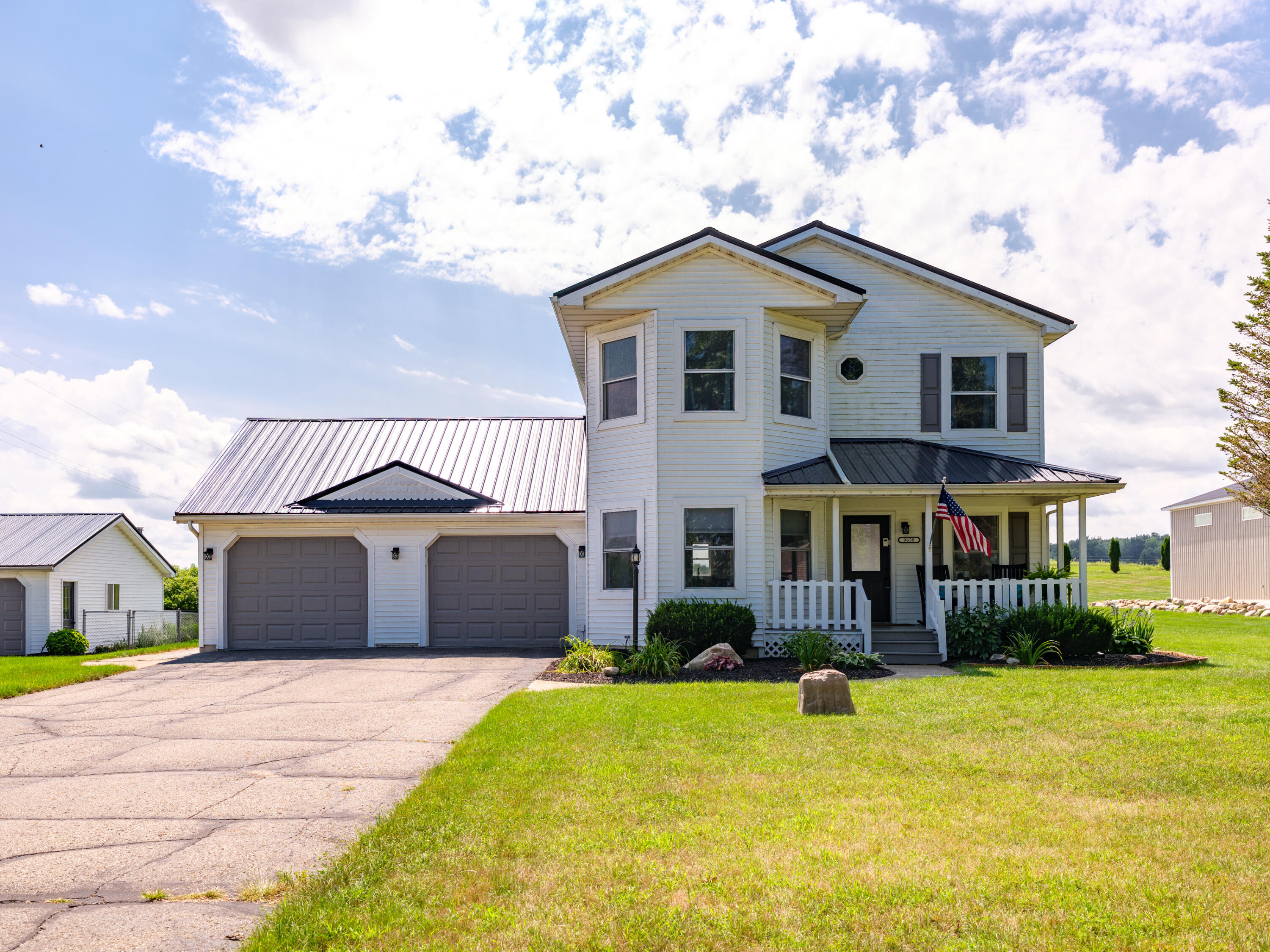 9658 D Drive N Property Photo 1