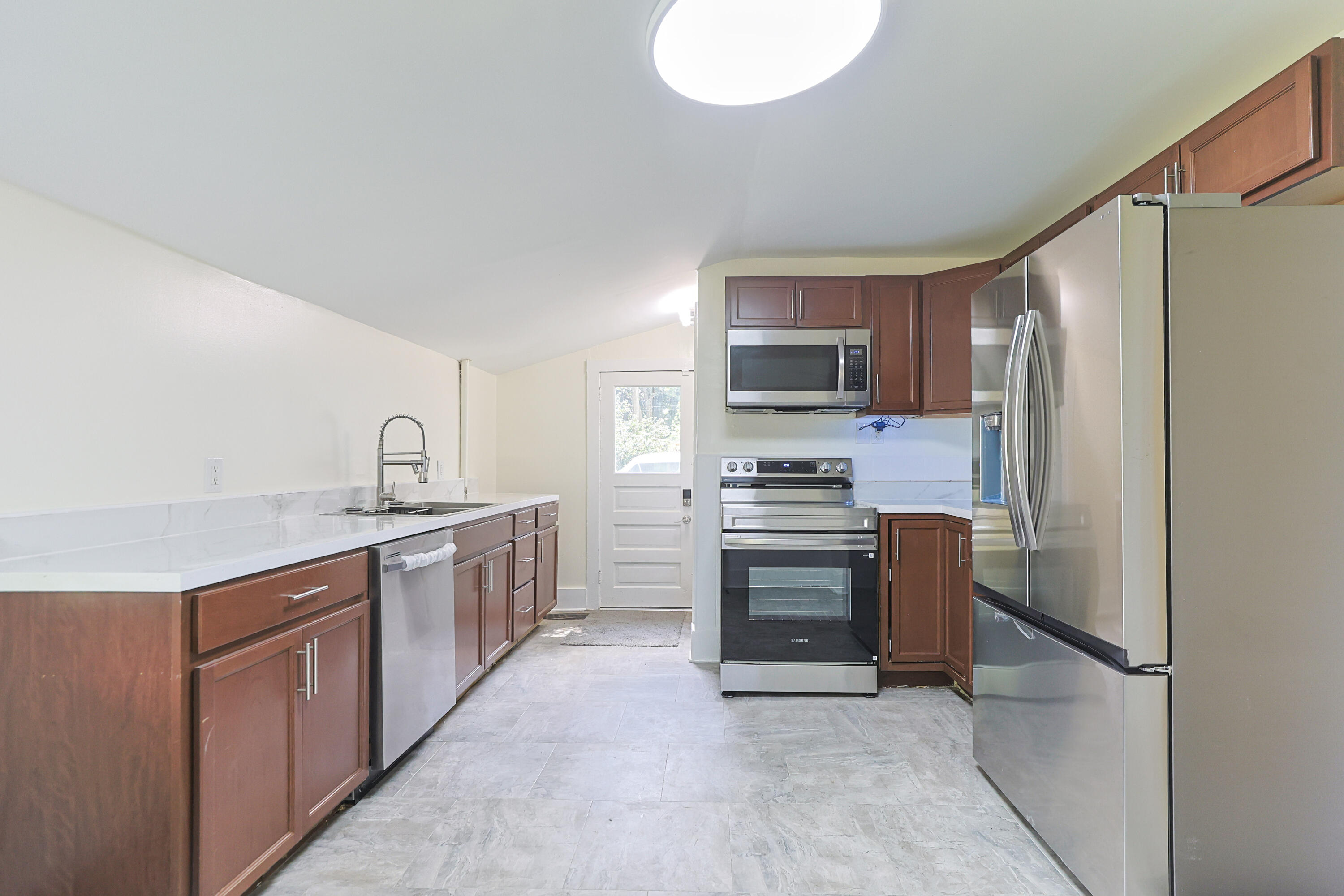 403 S 9th Street Property Photo 3