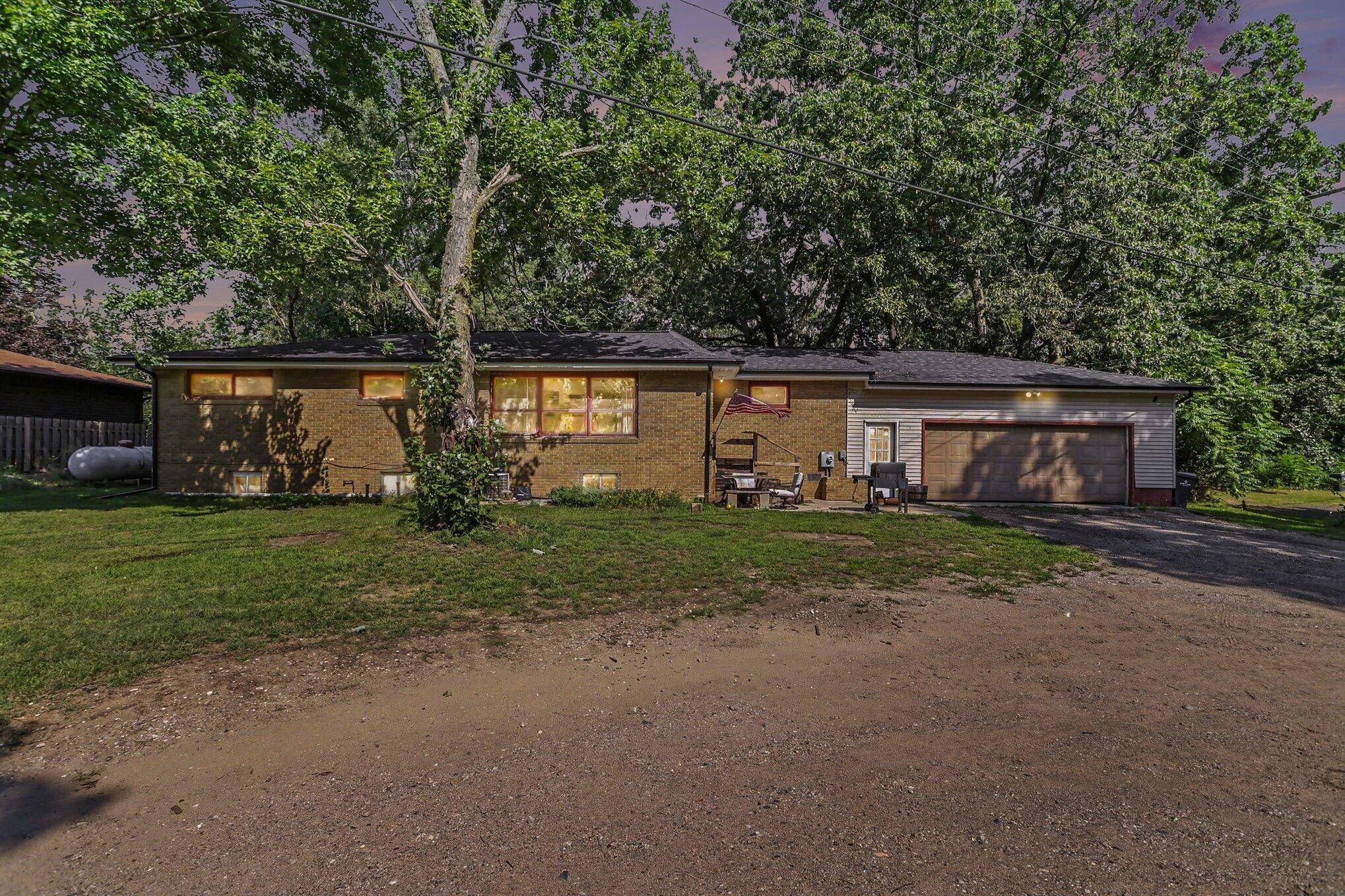 5105 Wayside Path Property Photo 1