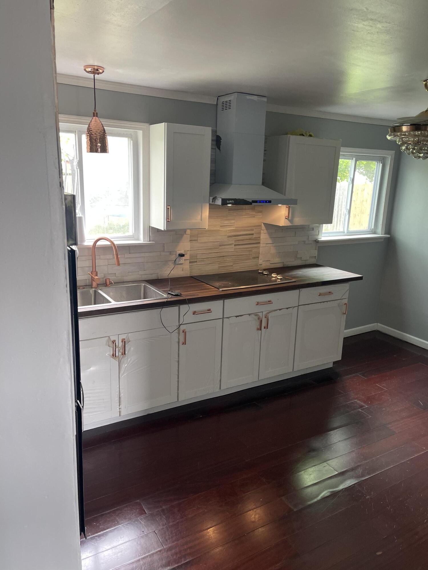 6102 Otoole Lane Property Photo 4