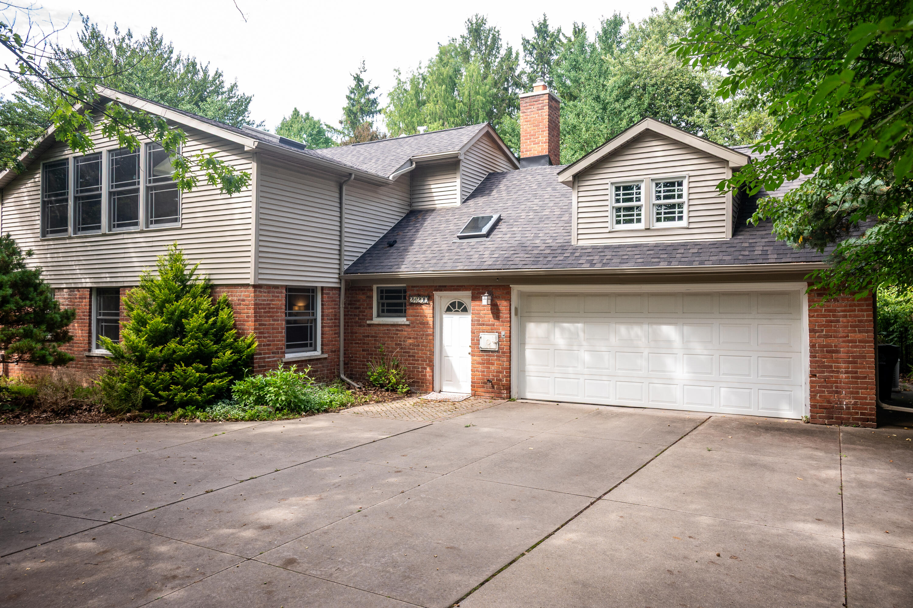 21200 W 13 Mile Road Property Photo 42