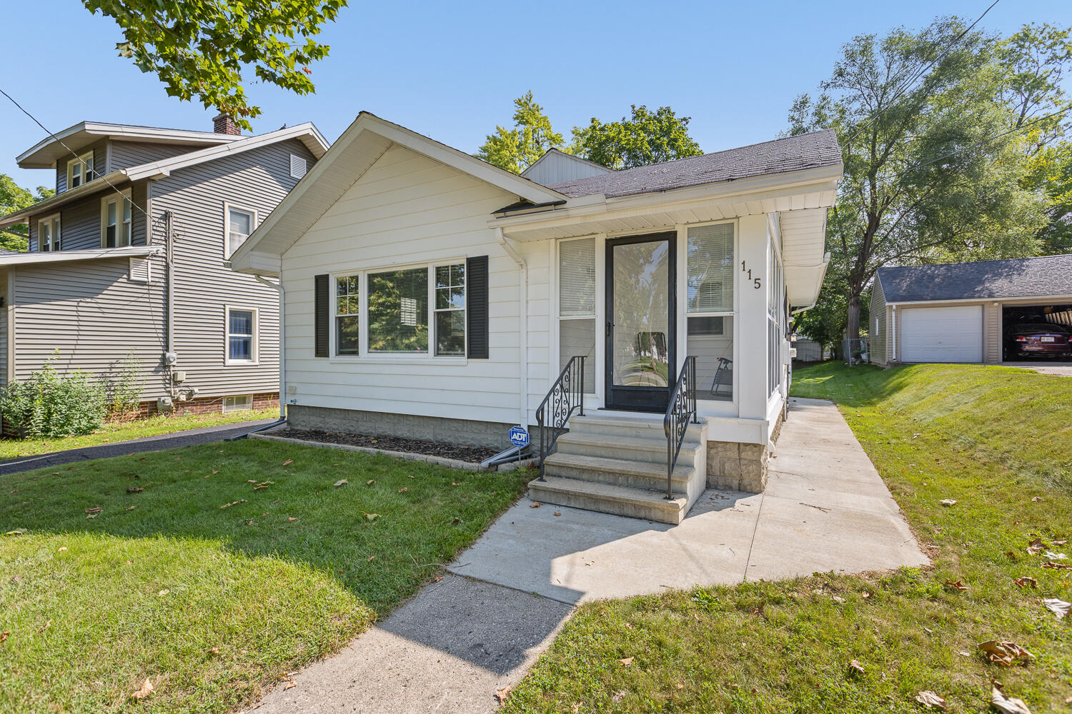 115 S Thompson Street Property Photo 3