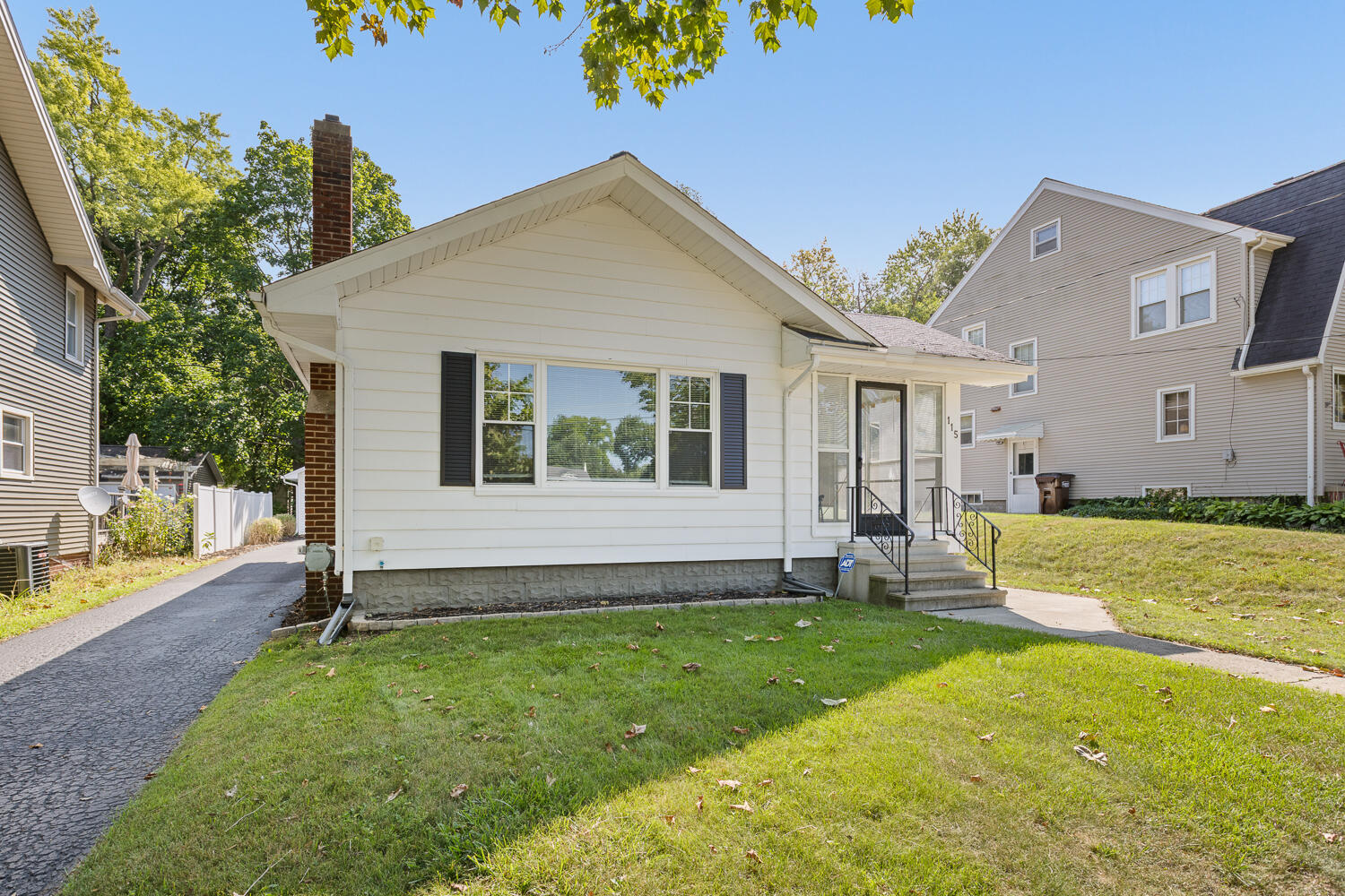 115 S Thompson Street Property Photo 4